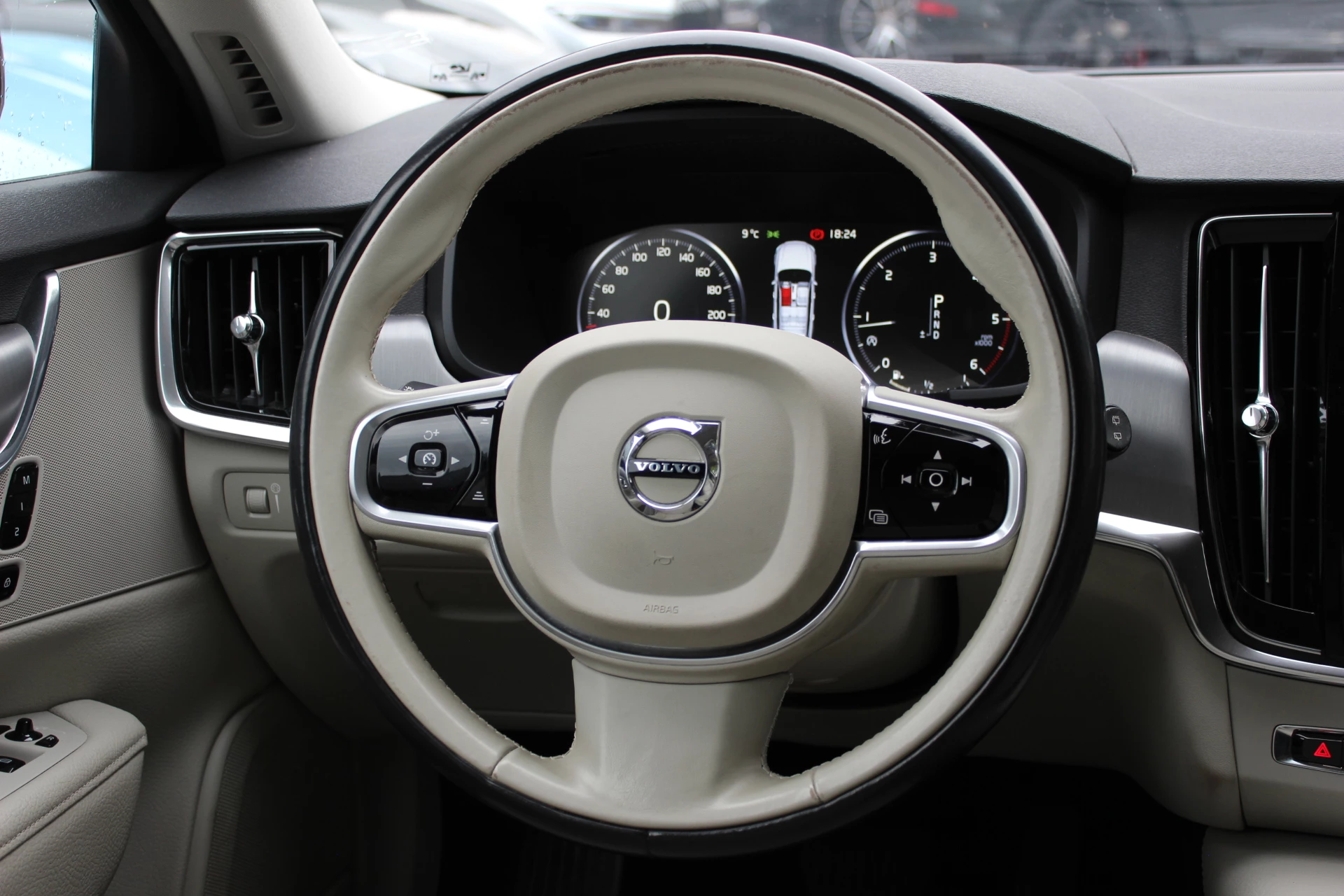 Hoofdafbeelding Volvo V90