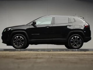 Jeep Compass 4xe 190 Plug-in Hybrid Electric Night Eagle (APPLE CARPLAY,GROOTSCHERM,FACELIFT,CRUISE,CLIMATE,LED,SPORTSTOELEN,PDC)