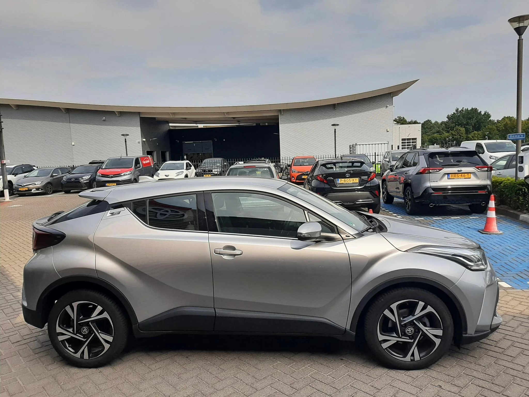 Hoofdafbeelding Toyota C-HR