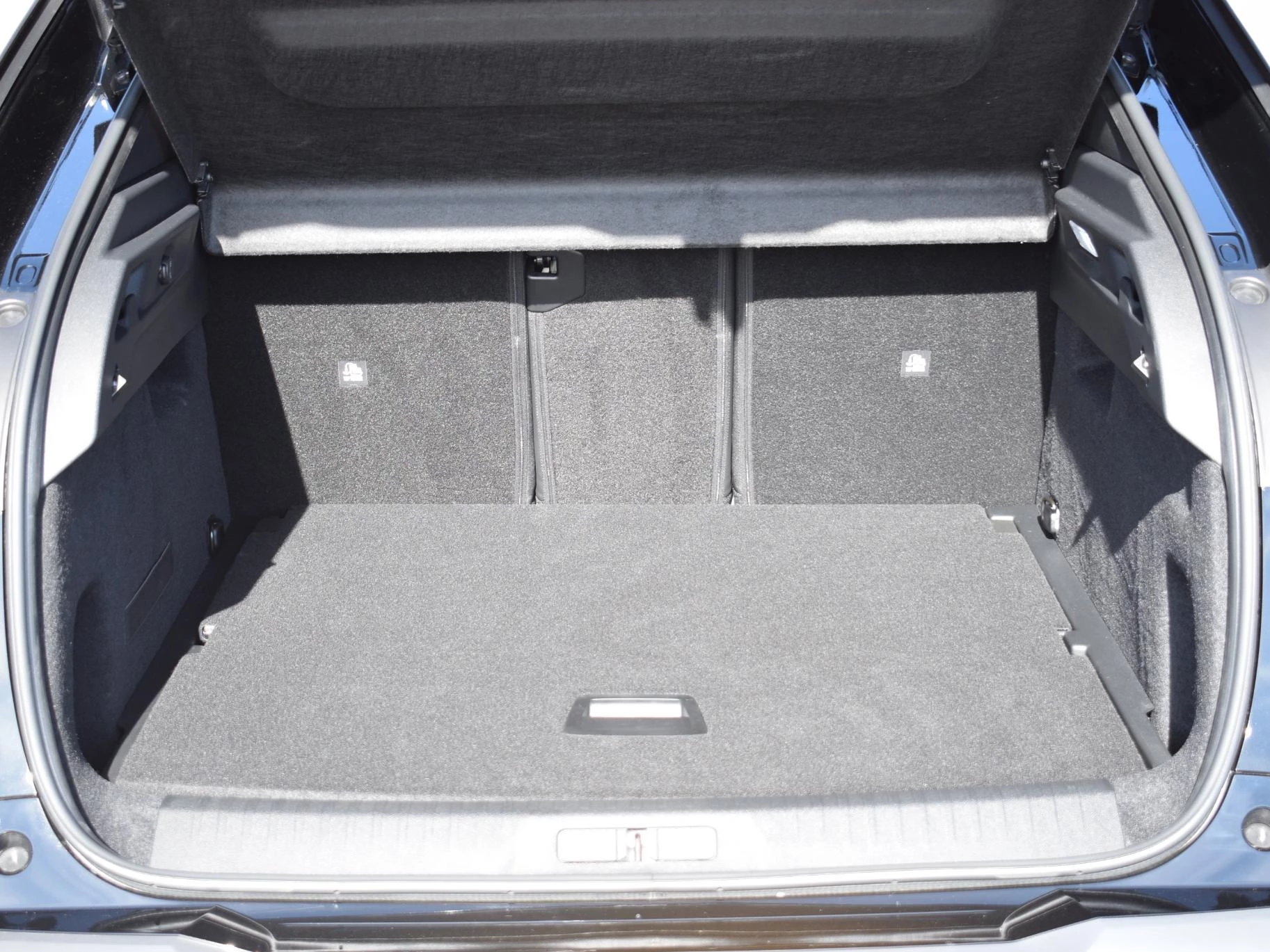 Hoofdafbeelding Peugeot e-3008