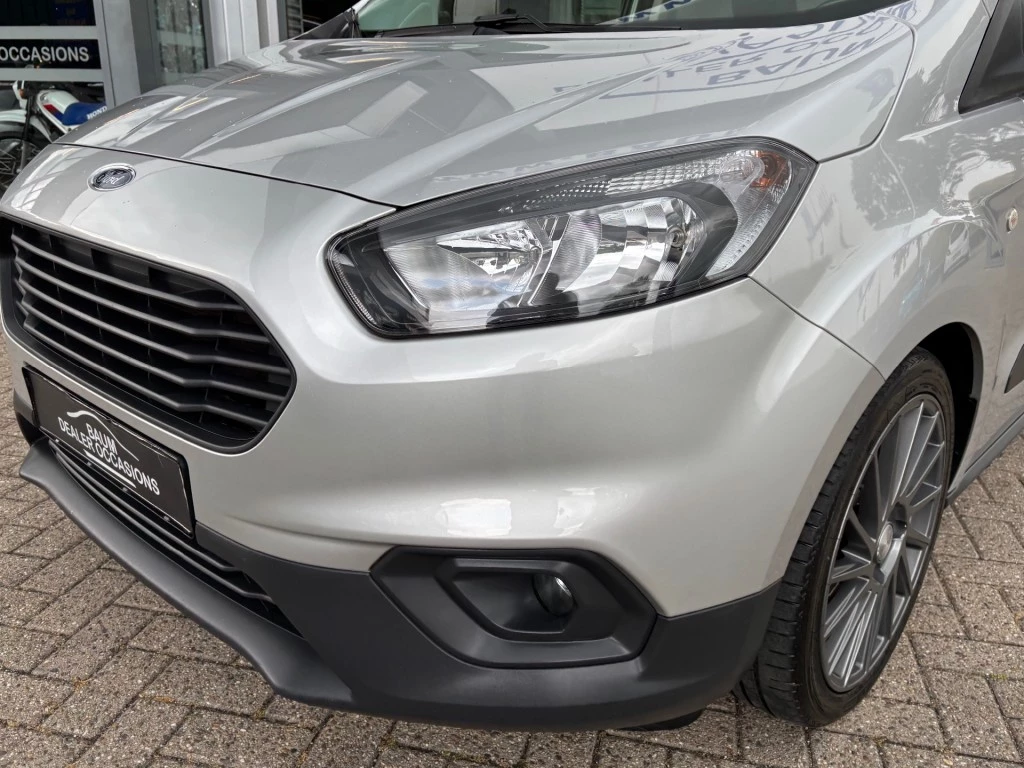 Hoofdafbeelding Ford Transit Courier