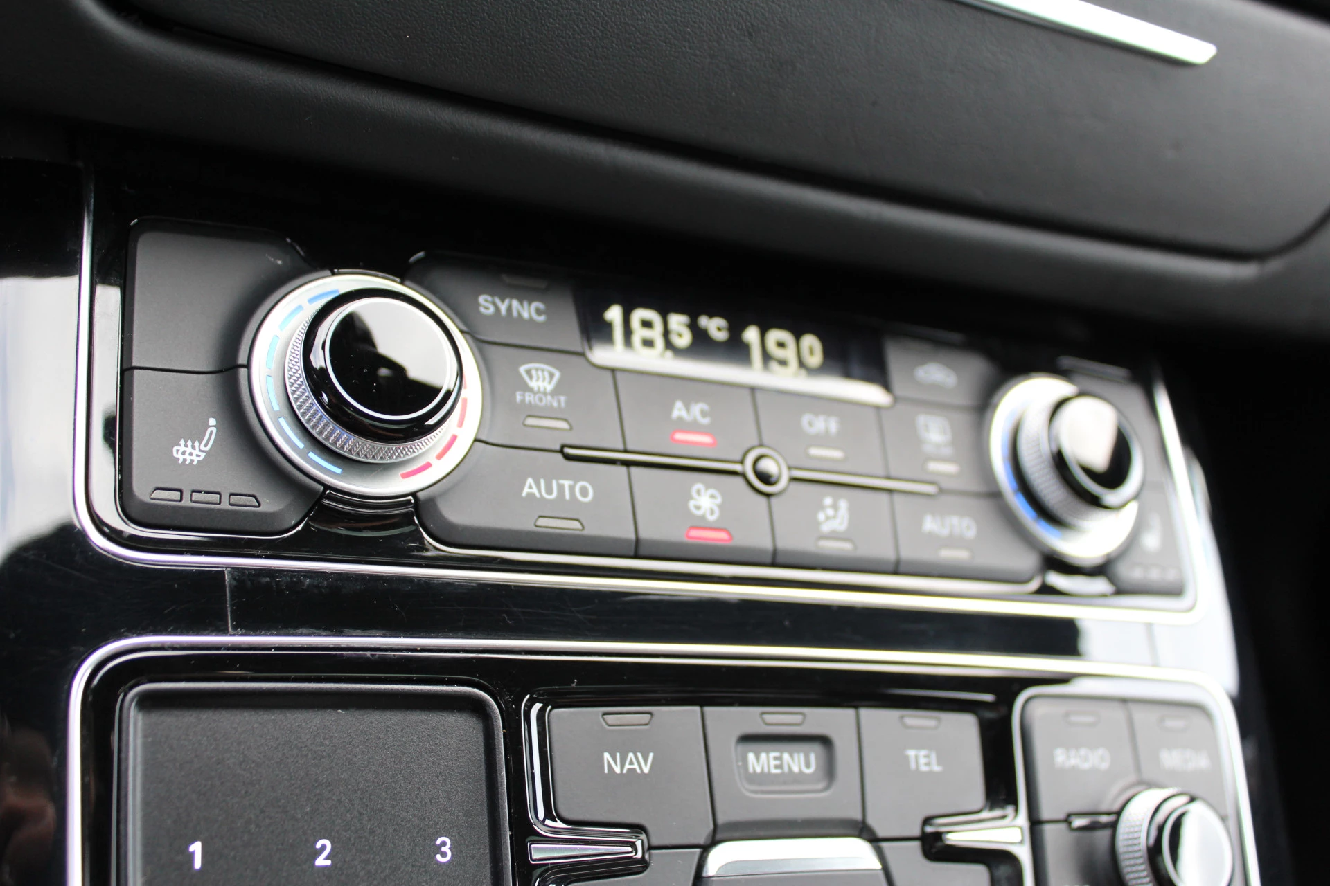 Hoofdafbeelding Audi A8