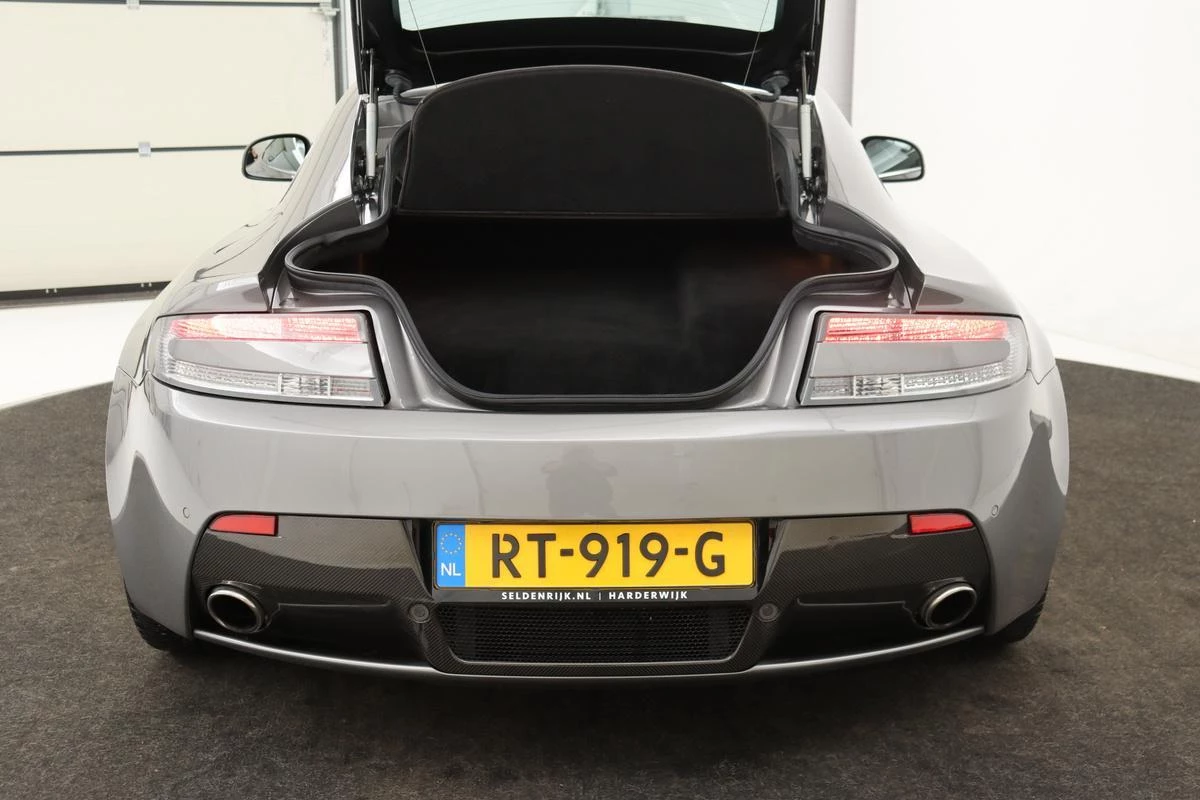 Hoofdafbeelding Aston Martin V12 Vantage