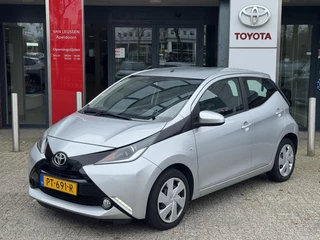 Toyota Aygo X-PLAY 5-DEURS AIRCO BLUETOOTH CAMERA EL-RAMEN/SPIEGELS NL-AUTO
