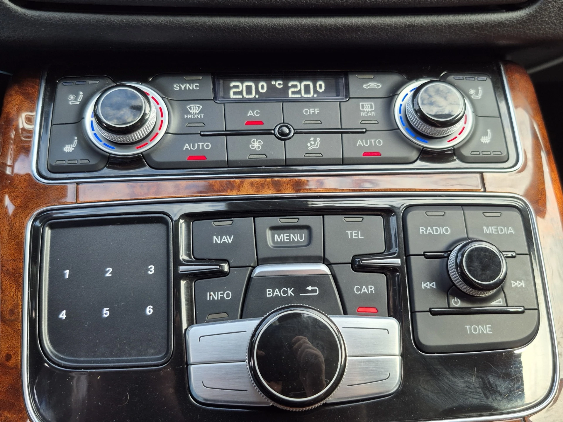 Hoofdafbeelding Audi A8