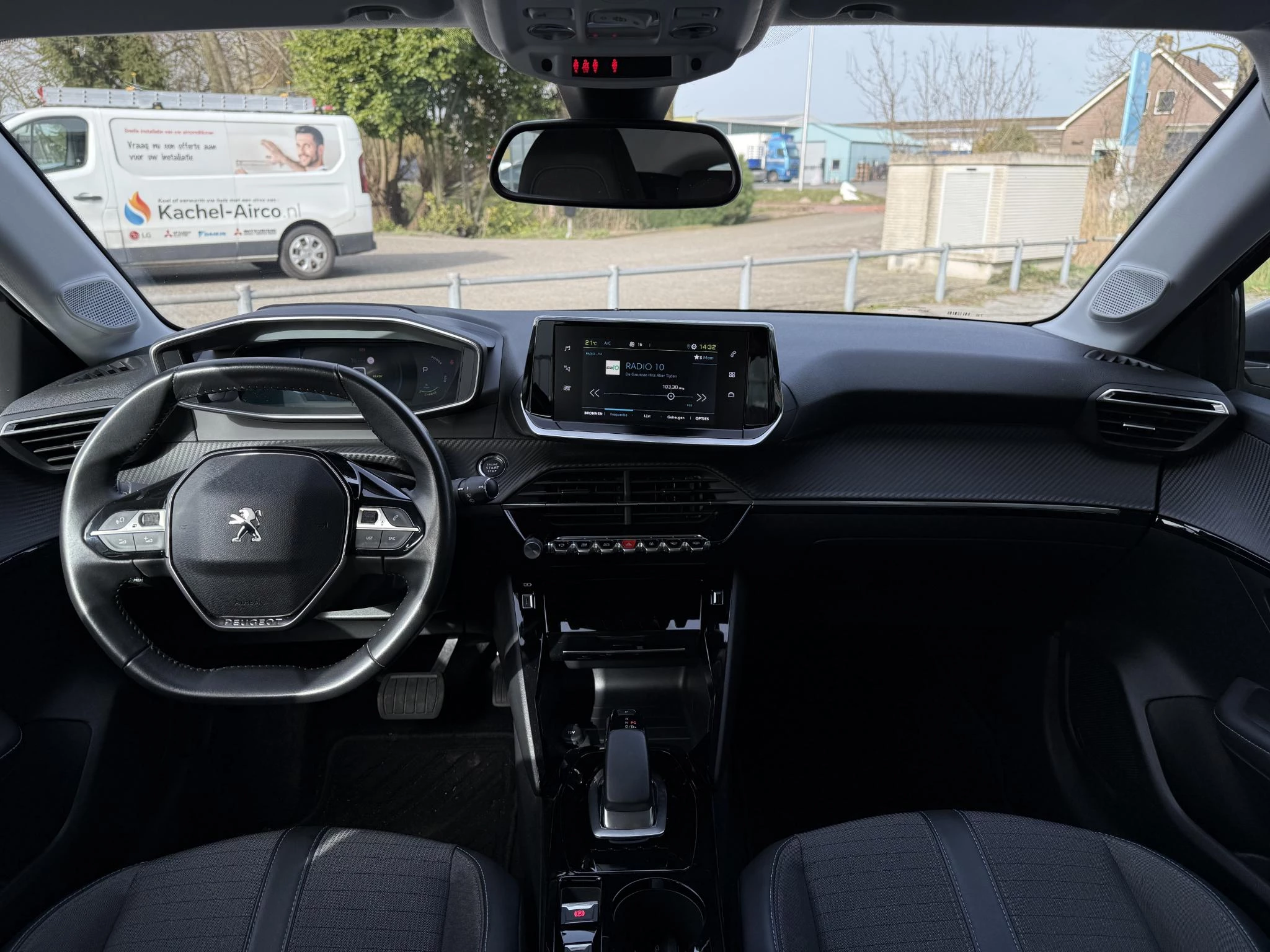 Hoofdafbeelding Peugeot e-208