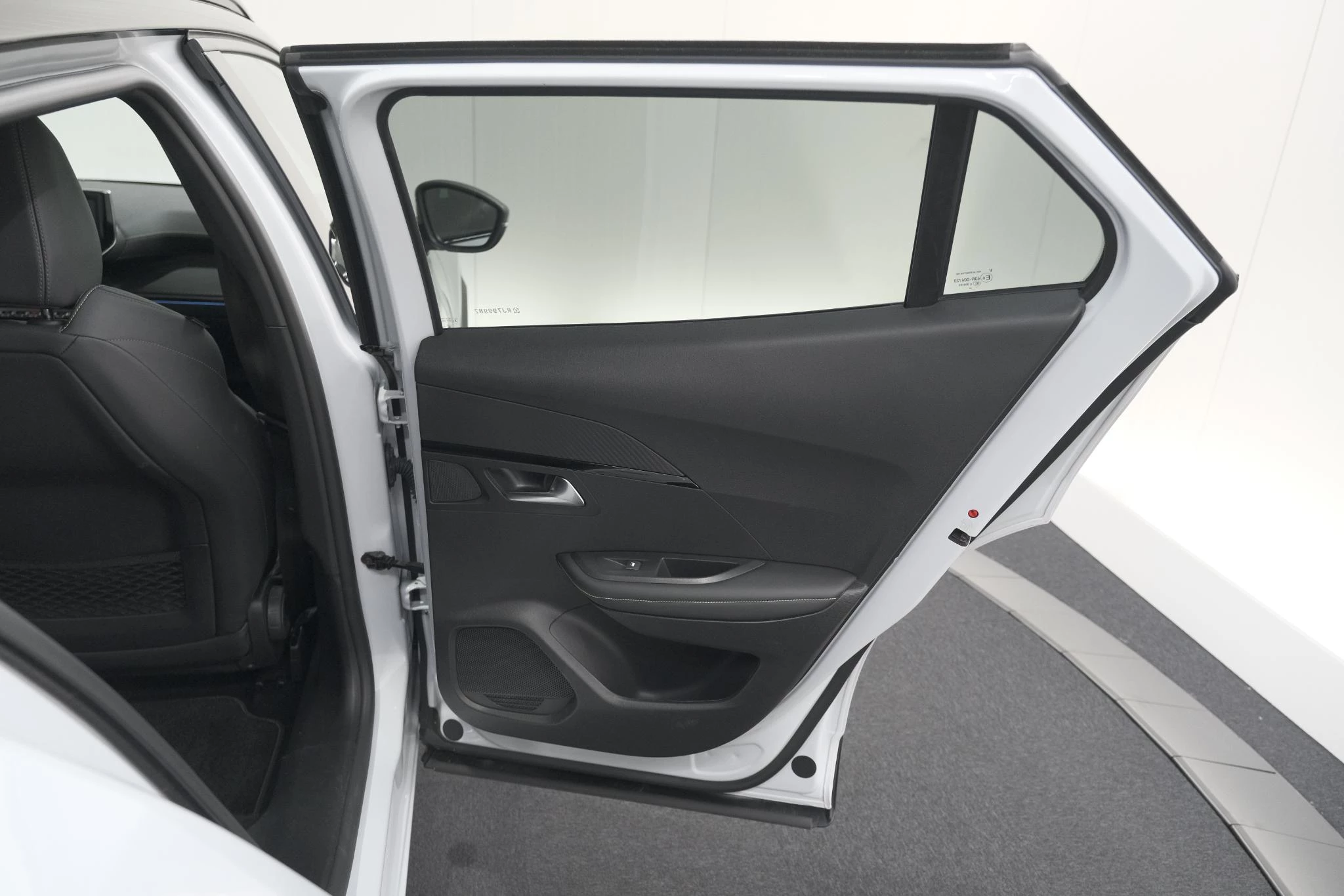 Hoofdafbeelding Peugeot e-2008