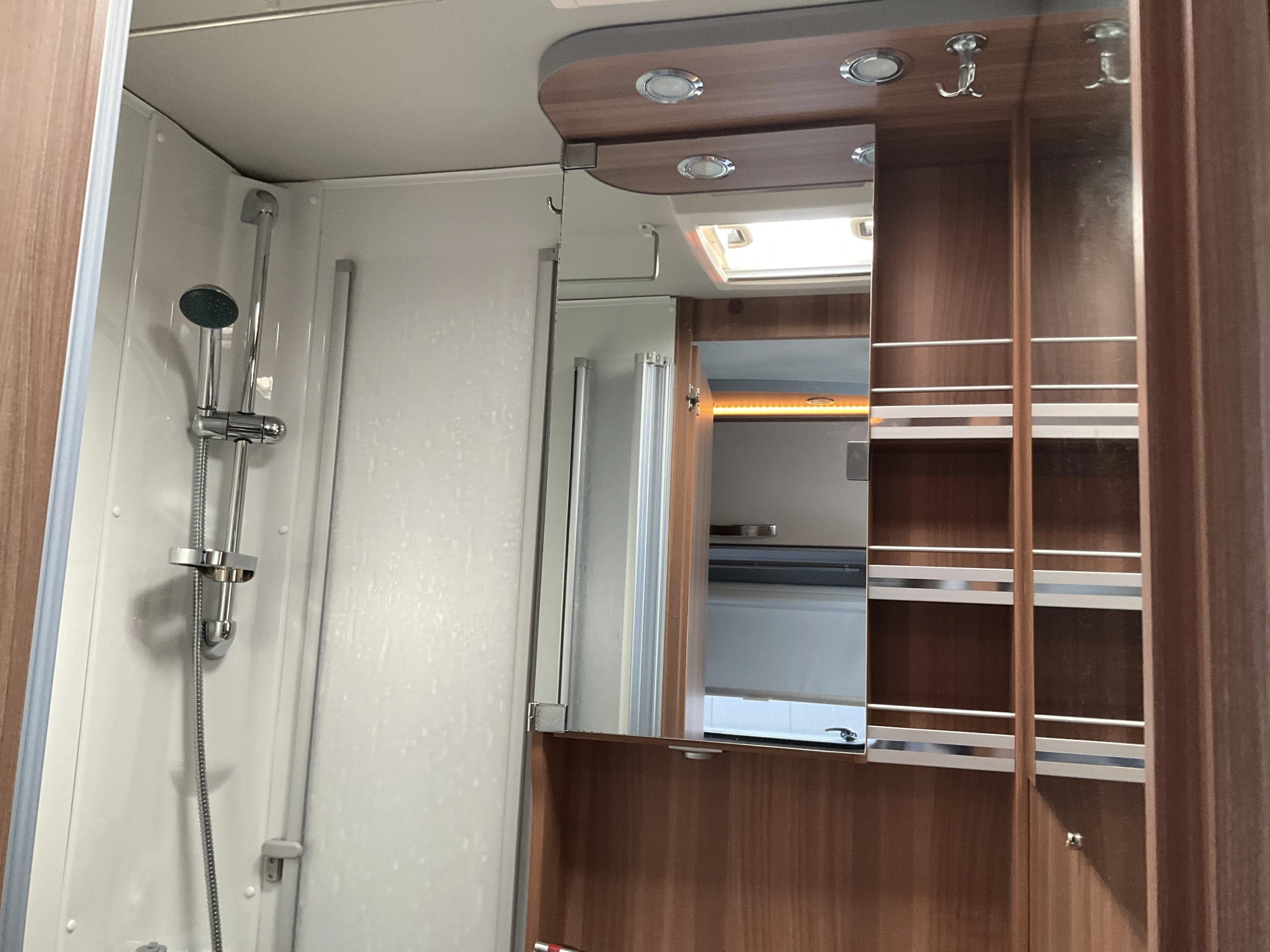 Hoofdafbeelding Weinsberg R57