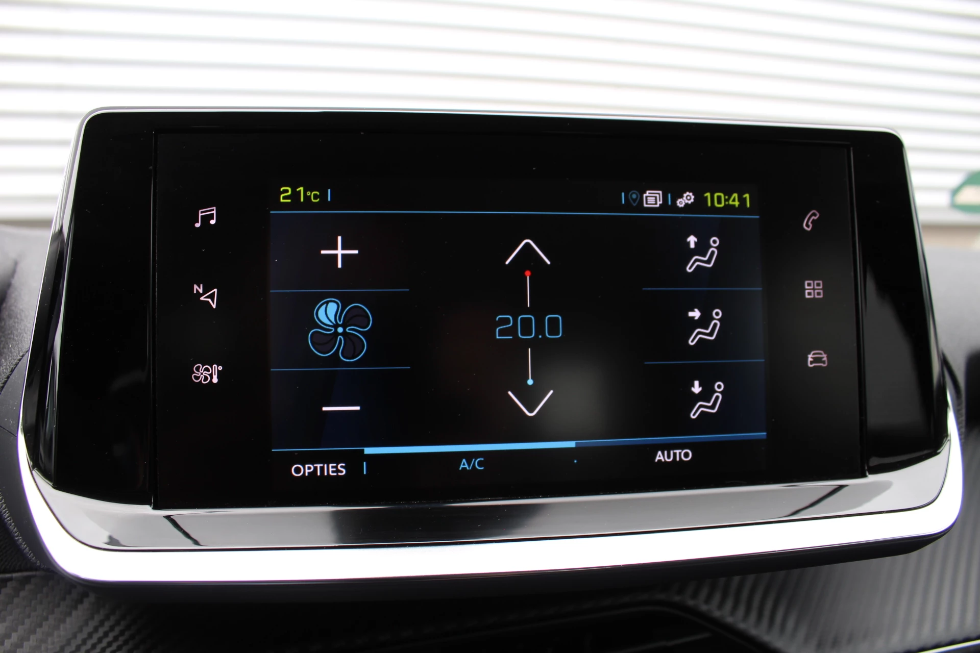 Hoofdafbeelding Peugeot e-208