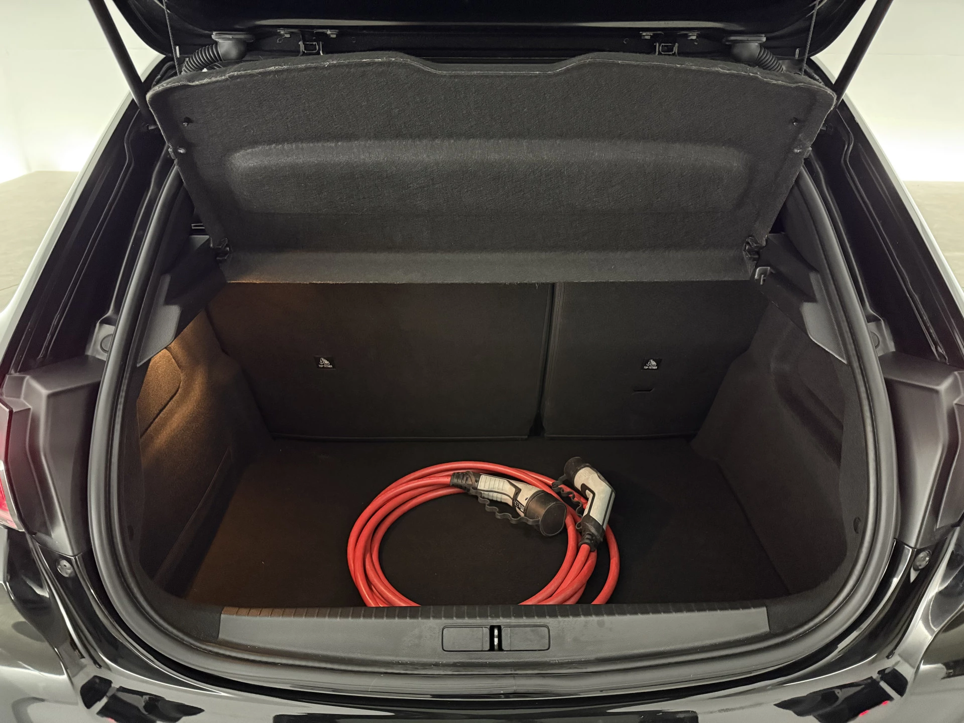 Hoofdafbeelding Peugeot e-208