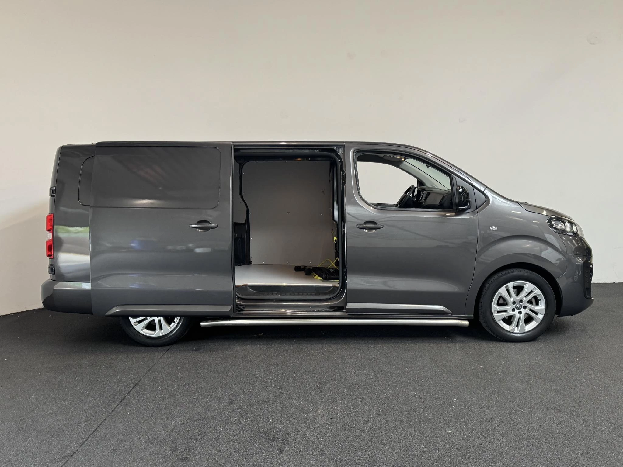 Hoofdafbeelding Opel Vivaro-e