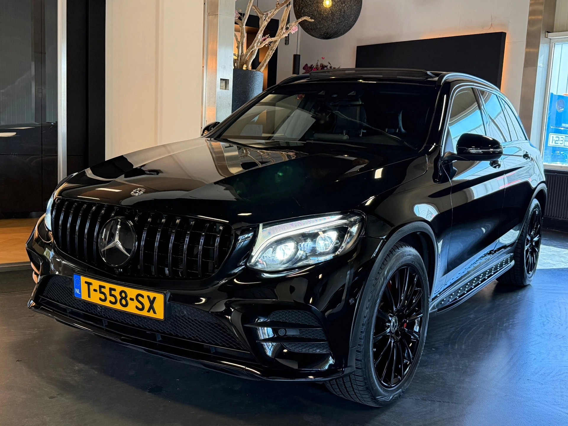 Hoofdafbeelding Mercedes-Benz GLC