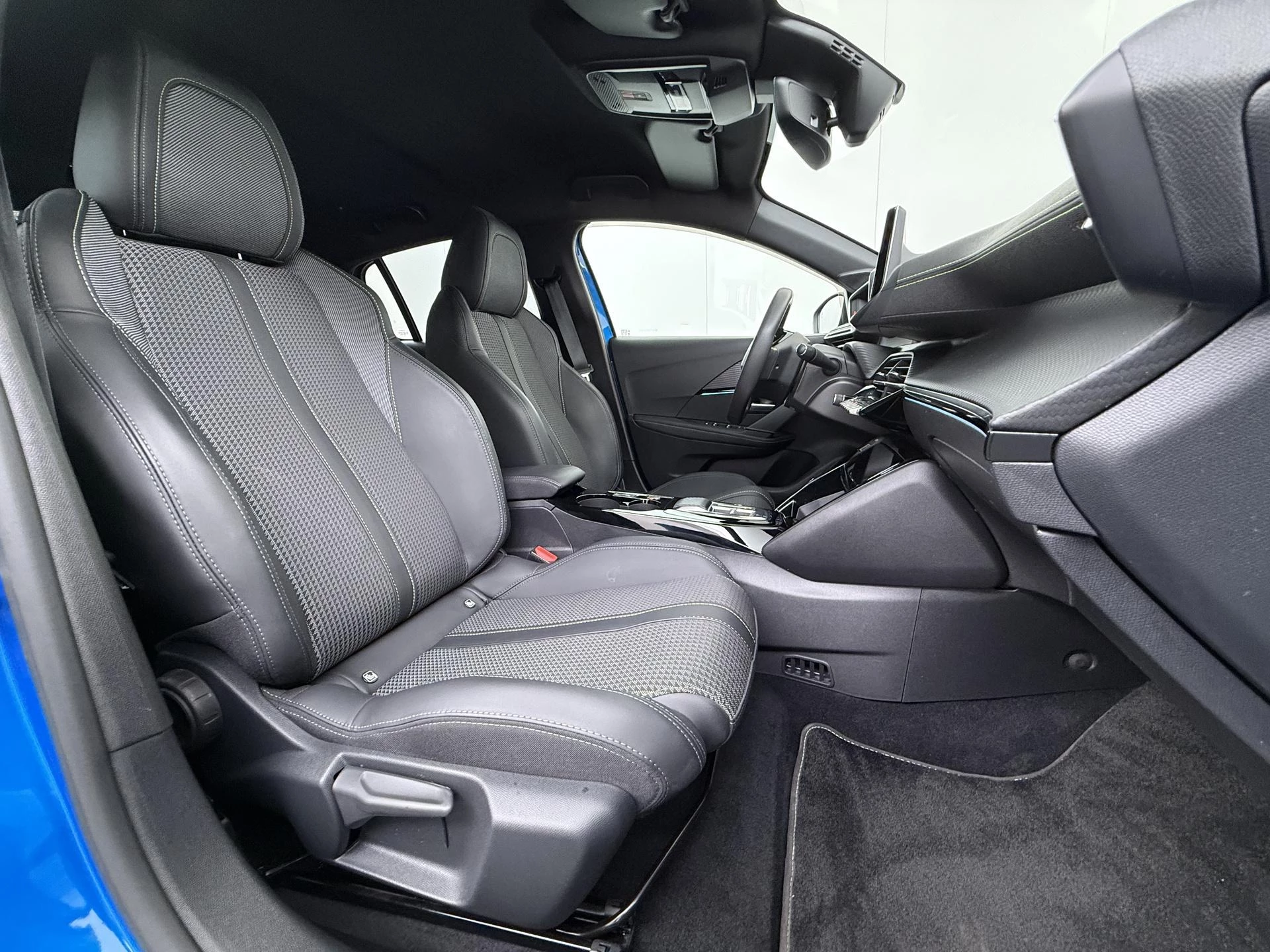 Hoofdafbeelding Peugeot e-208