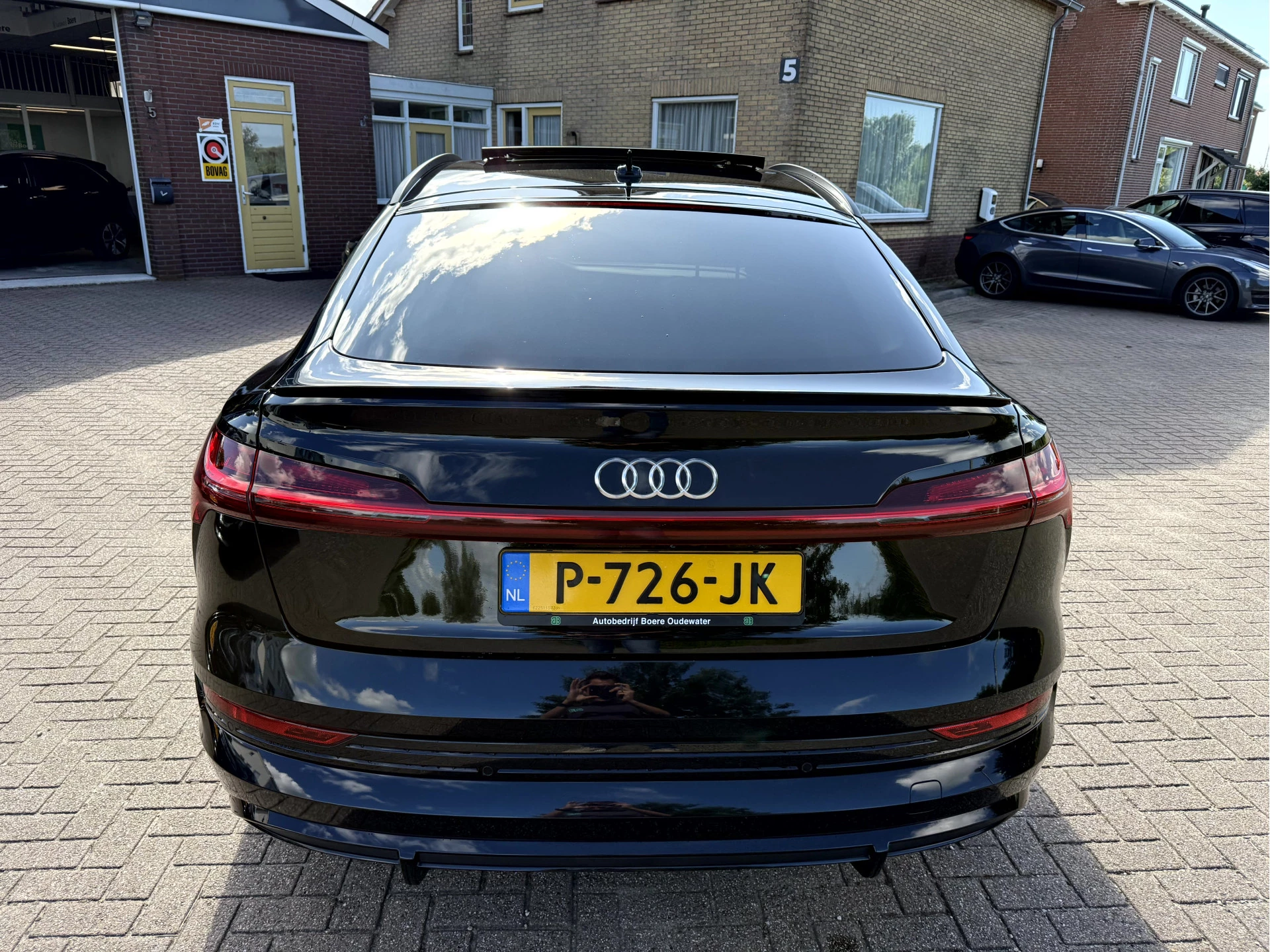 Hoofdafbeelding Audi e-tron