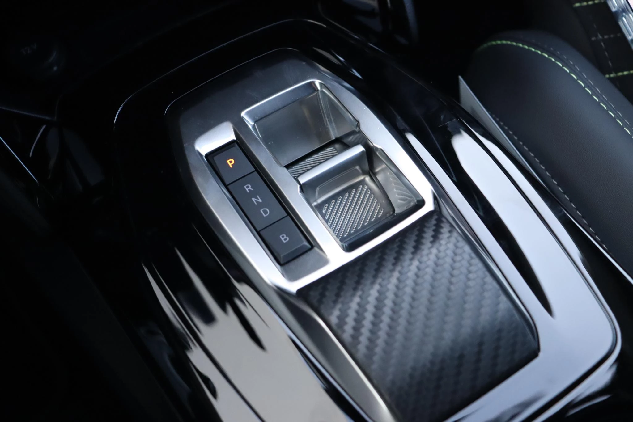 Hoofdafbeelding Peugeot e-2008