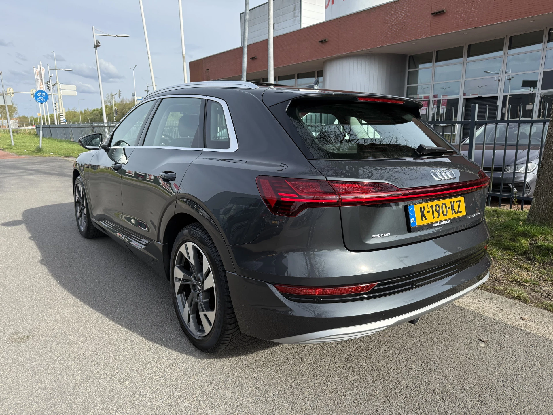 Hoofdafbeelding Audi e-tron