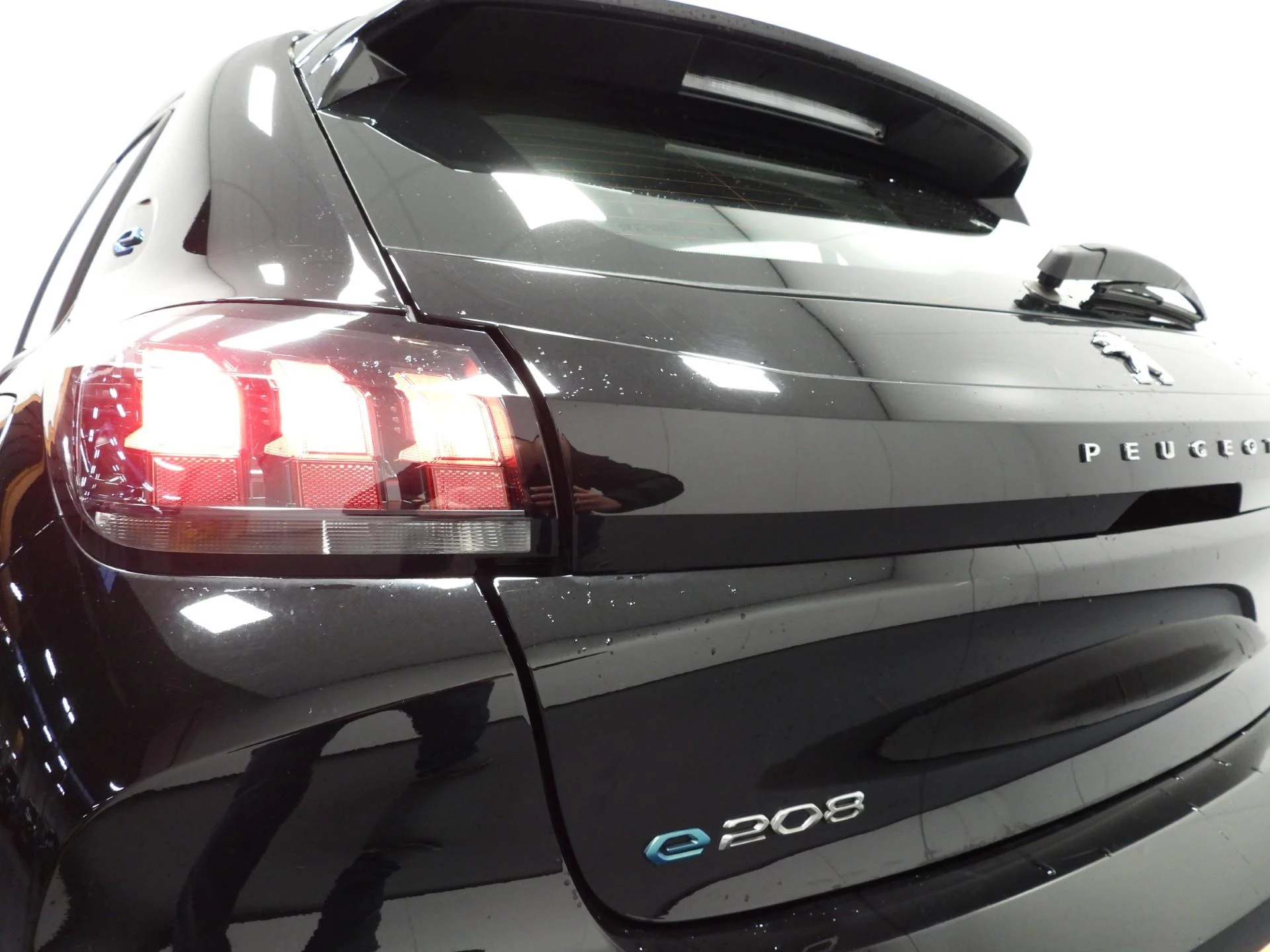 Hoofdafbeelding Peugeot e-208