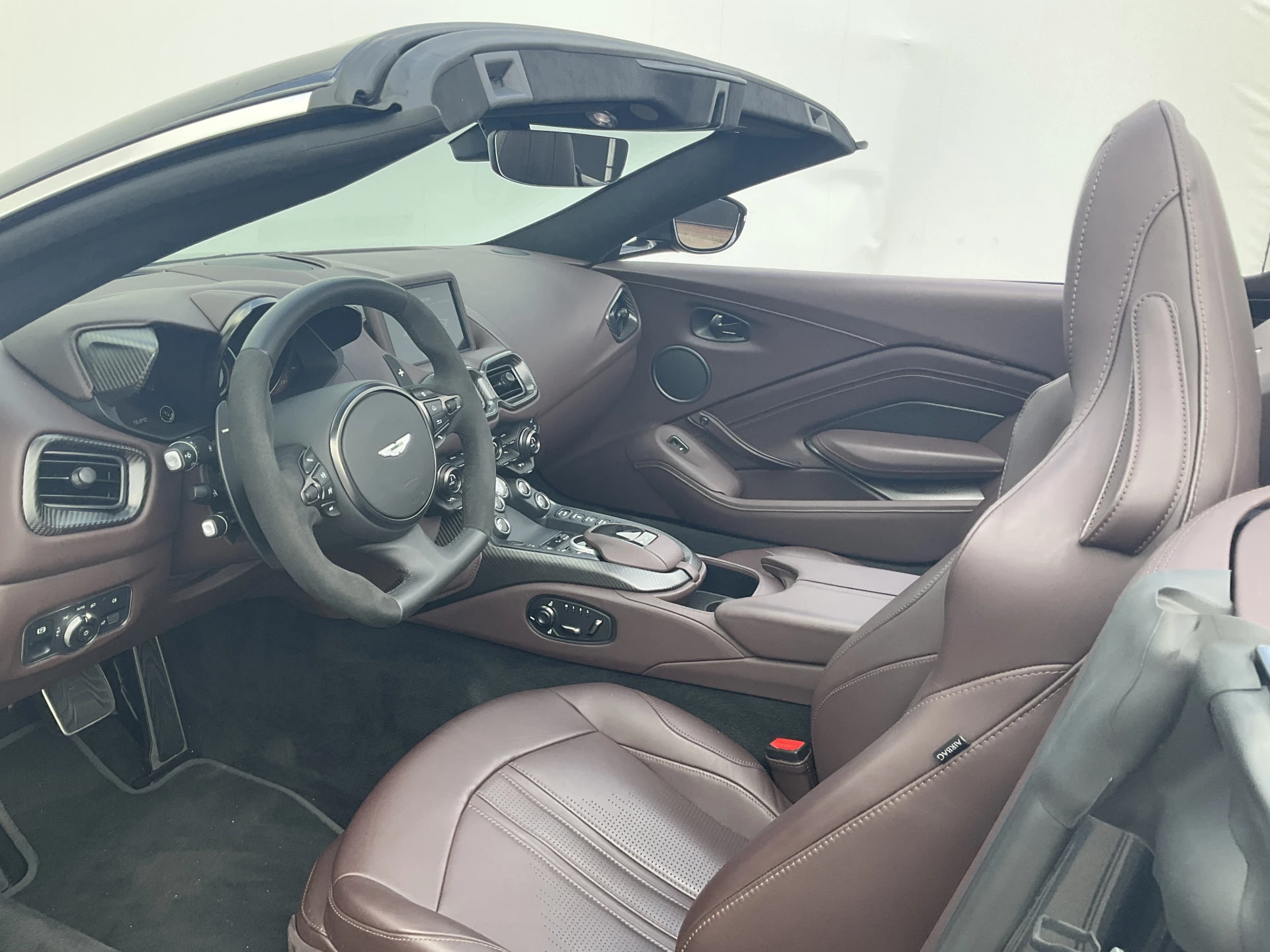 Hoofdafbeelding Aston Martin V8 Vantage