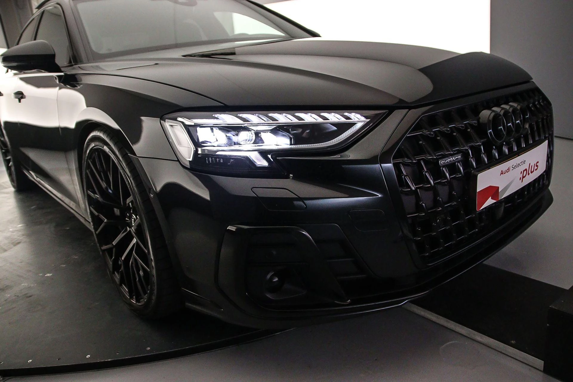 Hoofdafbeelding Audi A8
