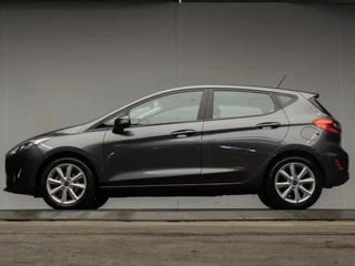 Hoofdafbeelding Ford Fiesta Ford Fiesta 1.1 Sport (APPLE CARPLAY,NAVI,LED,PDC,LANE ASSIST,DAB,BLUETOOTH,SPORTSTOELEN,LM VELGEN,NIEUWE APK,NETTE STAAT)