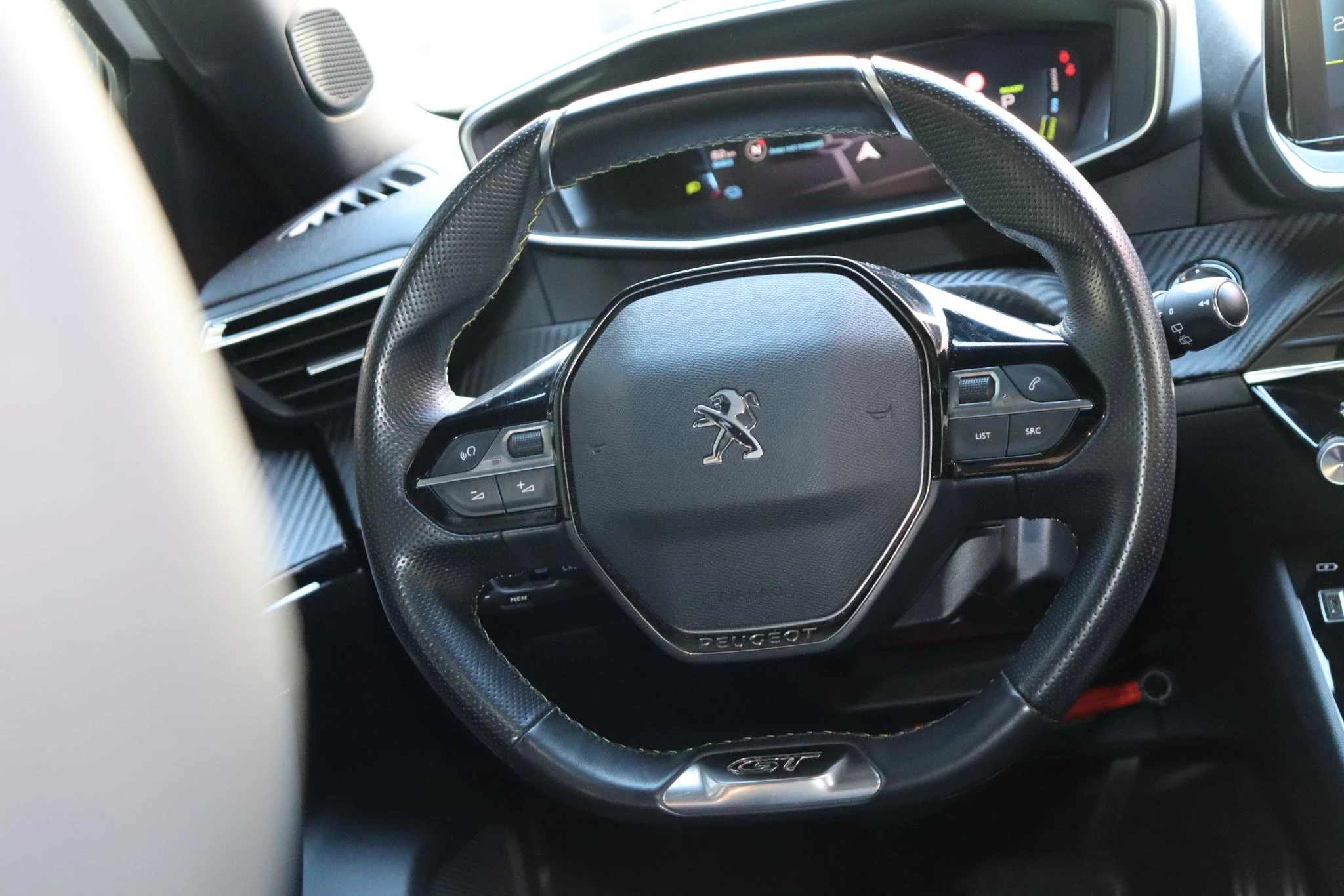 Hoofdafbeelding Peugeot e-2008