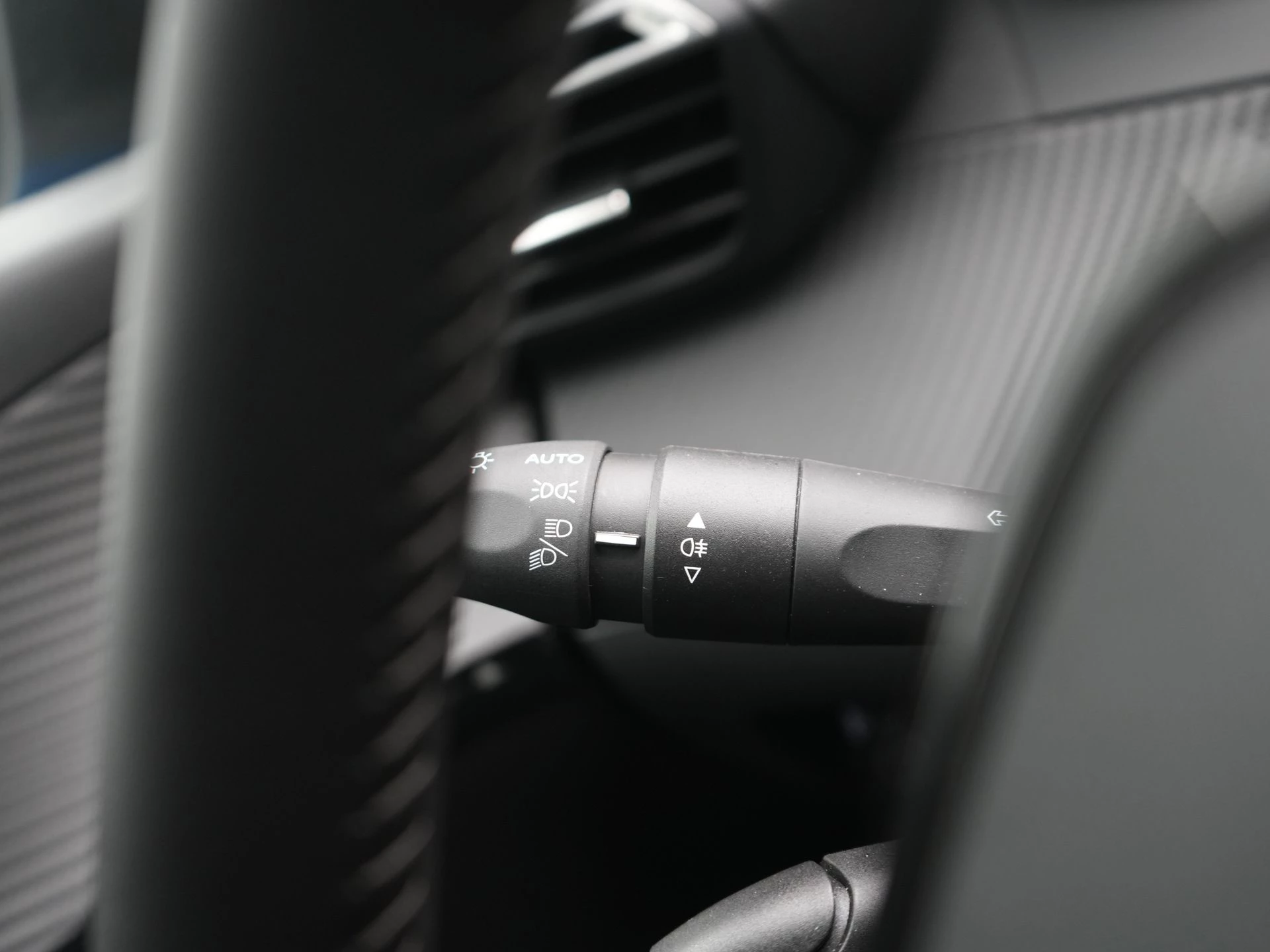 Hoofdafbeelding Peugeot e-208