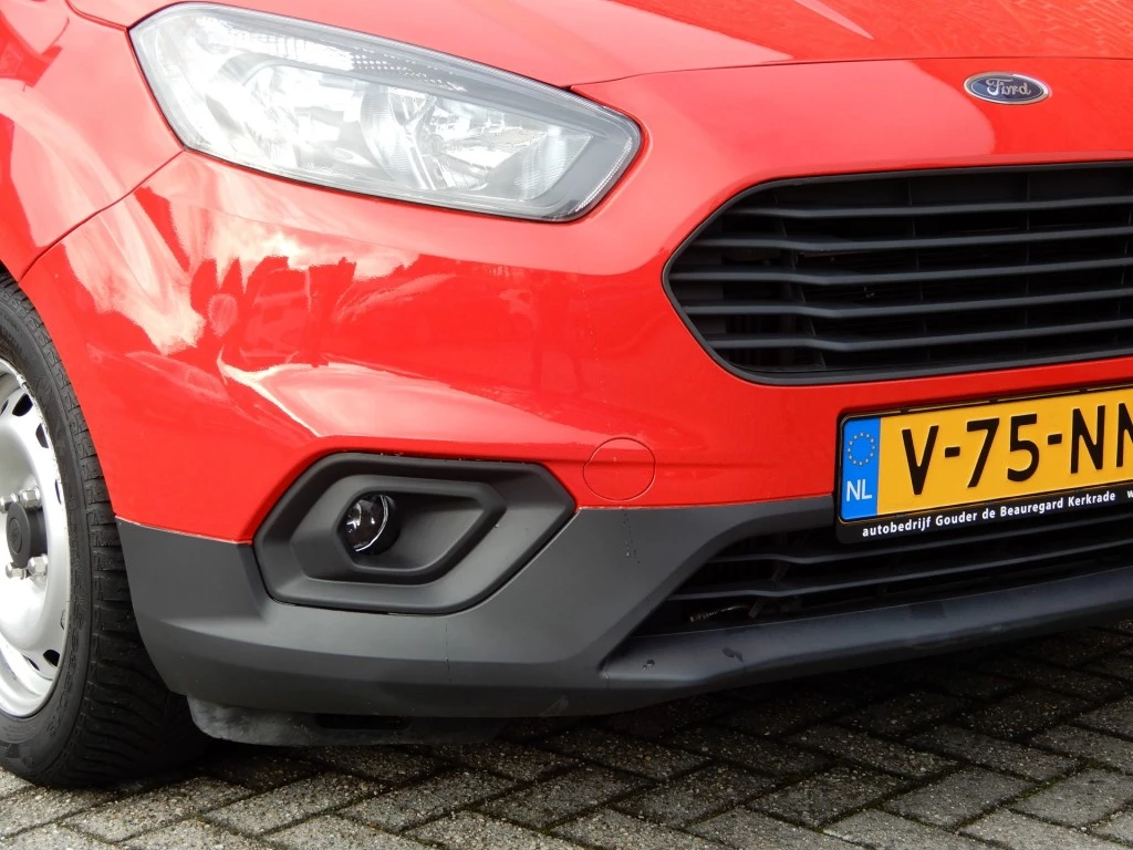 Hoofdafbeelding Ford Transit Courier
