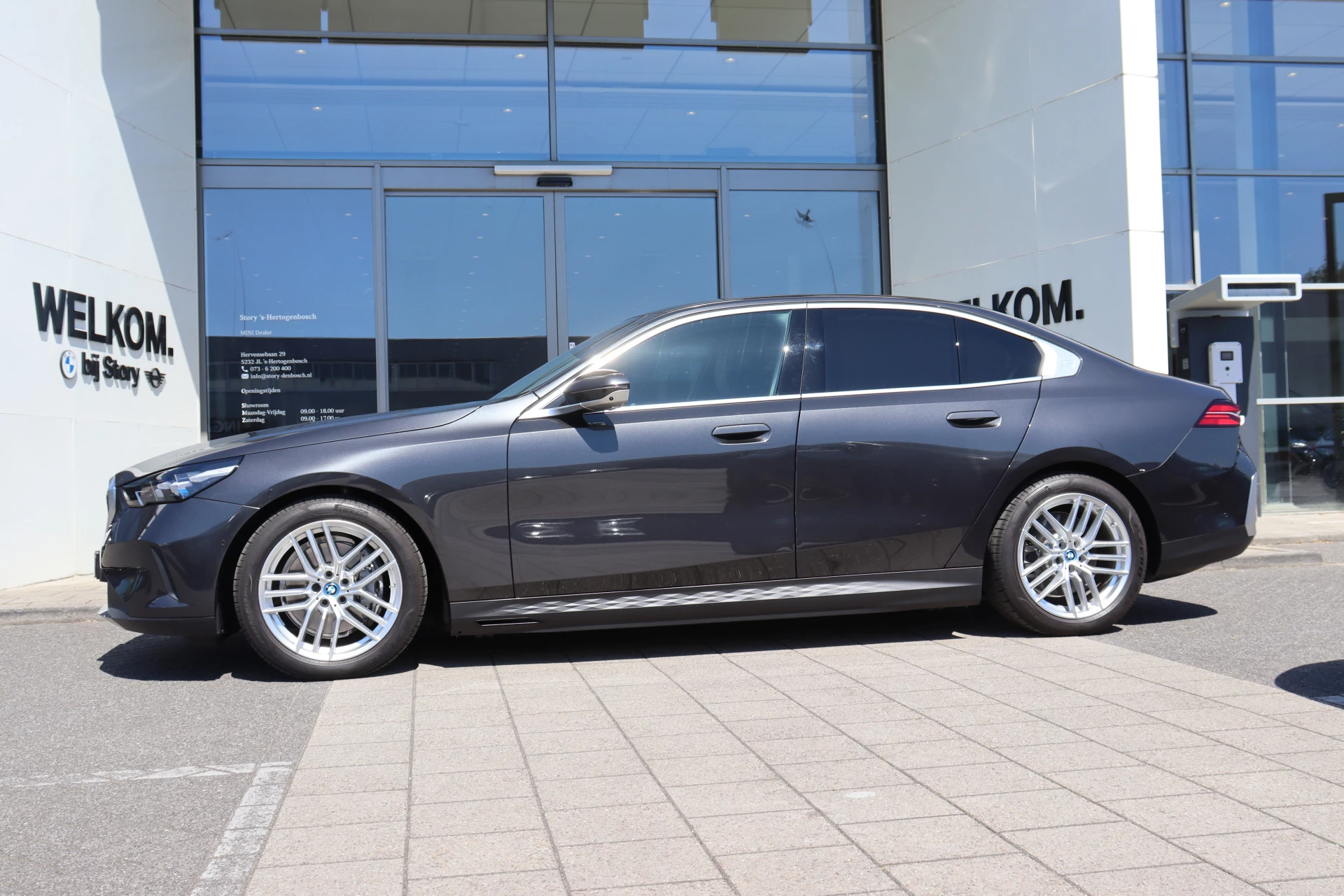 Hoofdafbeelding BMW i5