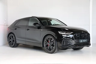 Hoofdafbeelding Audi Q8 Audi Q8 55 TFSI e Quattro S-line Pano/360cam/Softclose/Stoelvent/Head up