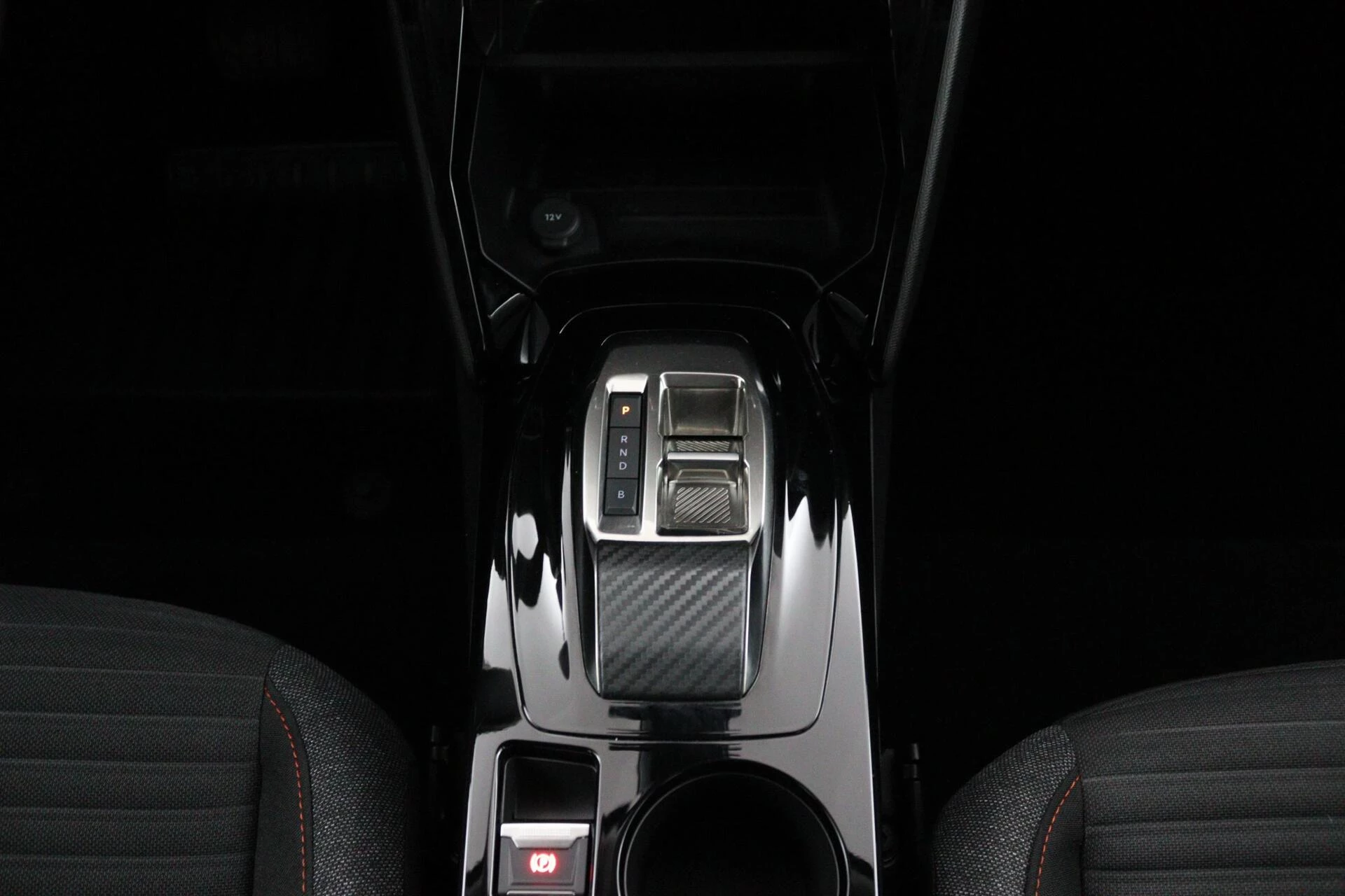 Hoofdafbeelding Peugeot e-2008