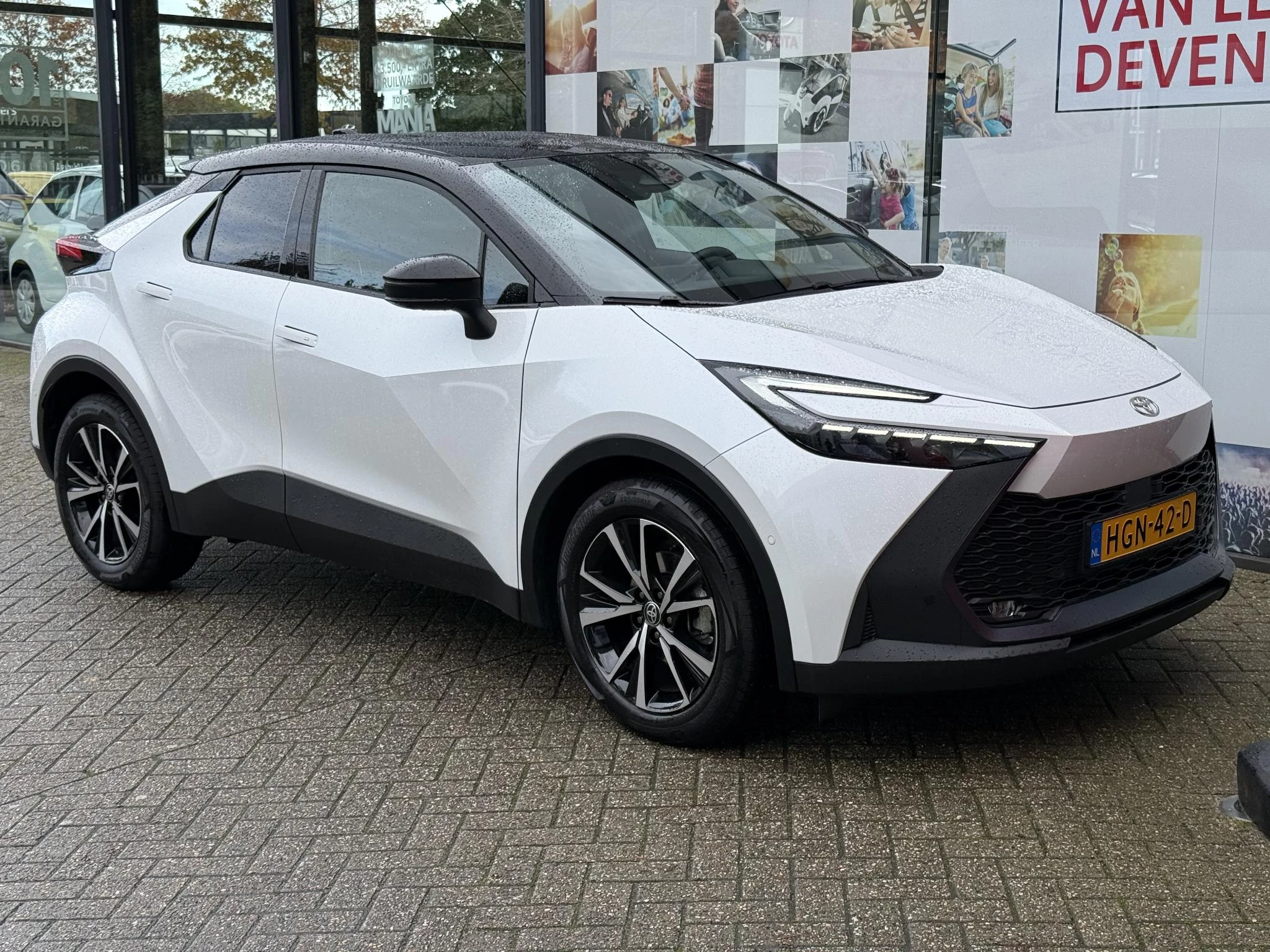 Hoofdafbeelding Toyota C-HR