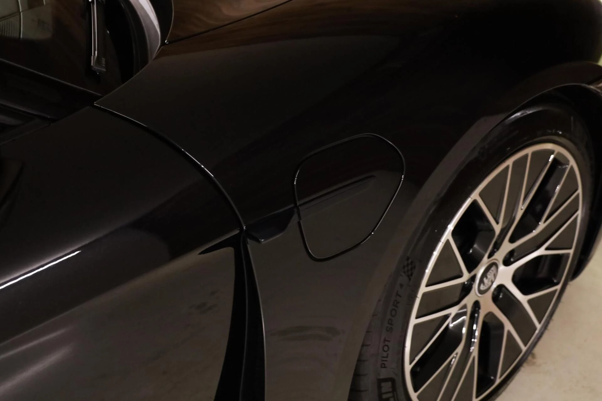 Hoofdafbeelding Porsche Taycan