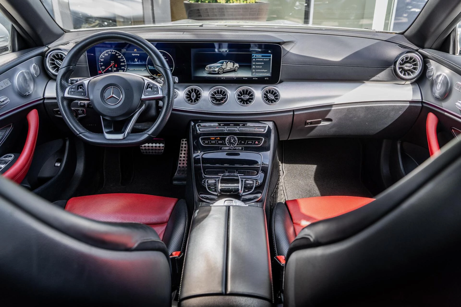 Hoofdafbeelding Mercedes-Benz E-Klasse