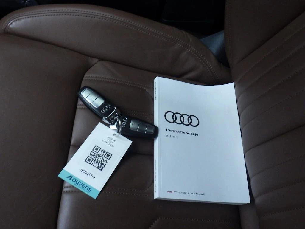 Hoofdafbeelding Audi e-tron