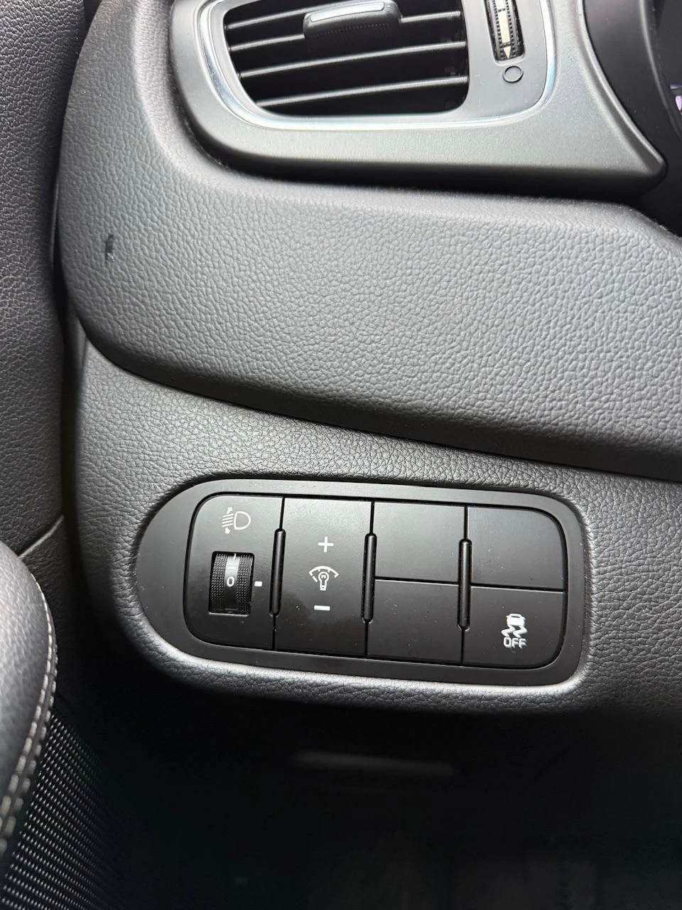 Hoofdafbeelding Kia Carens