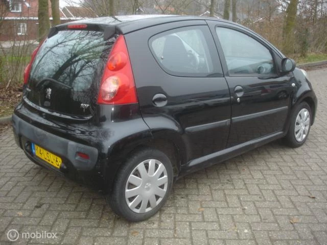 Hoofdafbeelding Peugeot 107