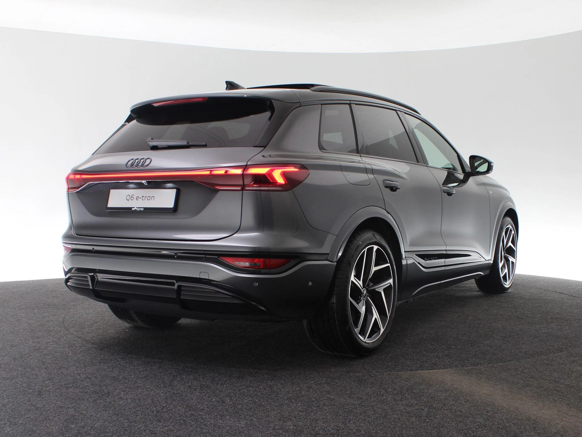 Hoofdafbeelding Audi Q6 e-tron