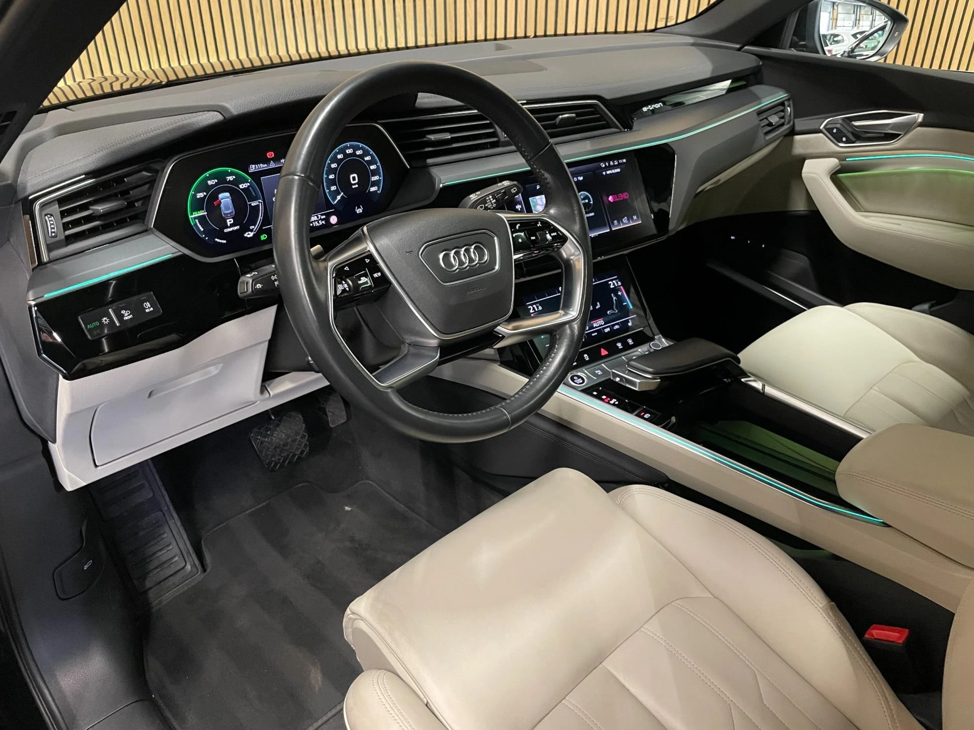 Hoofdafbeelding Audi e-tron