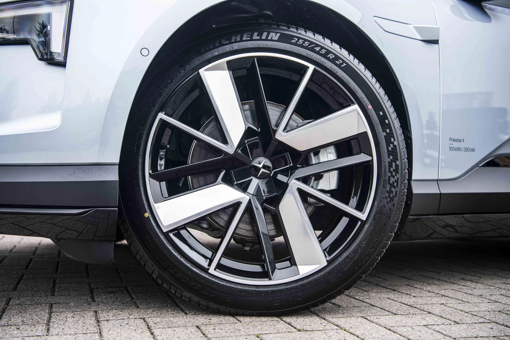 Hoofdafbeelding Polestar 4