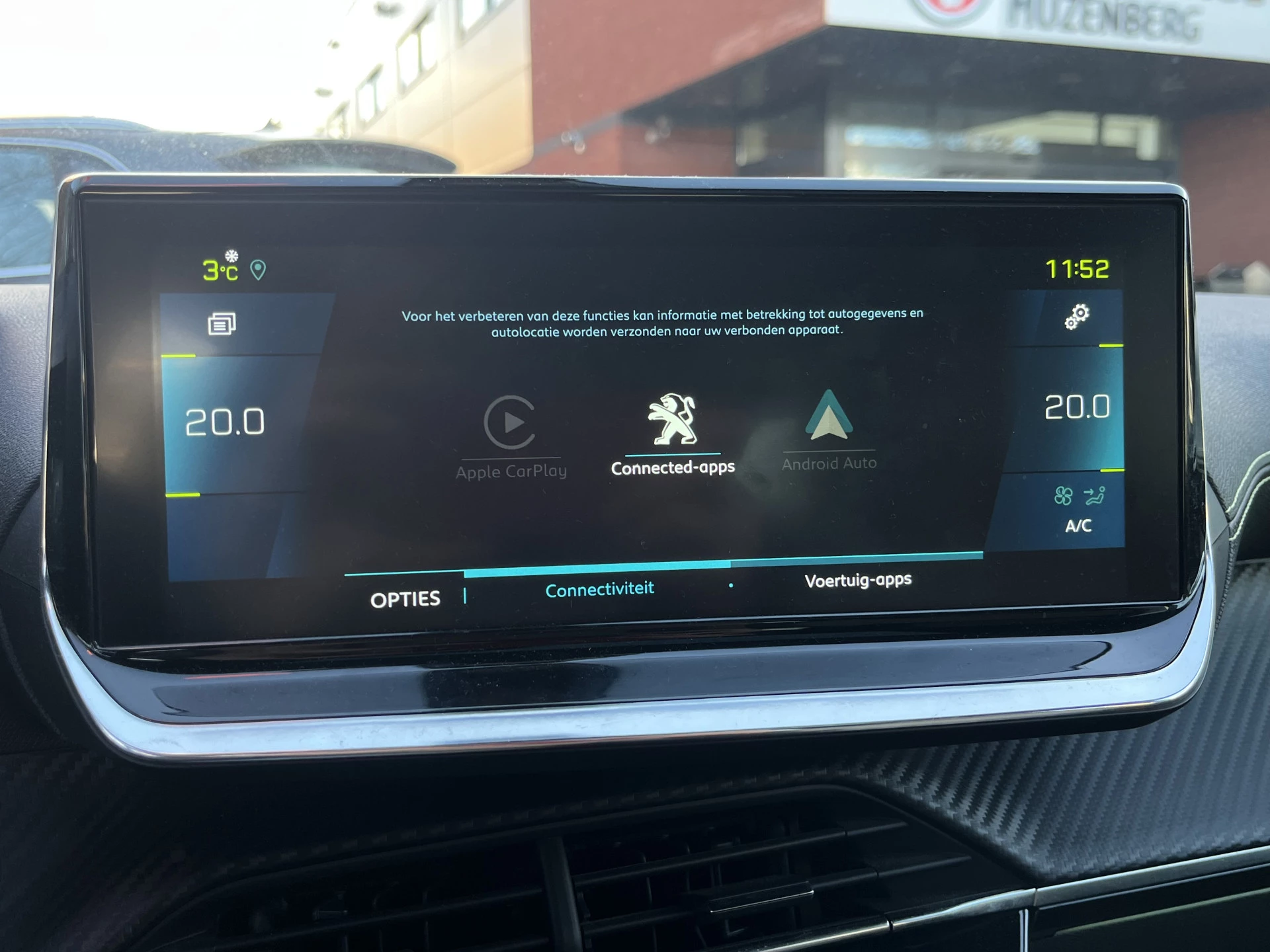 Hoofdafbeelding Peugeot e-2008