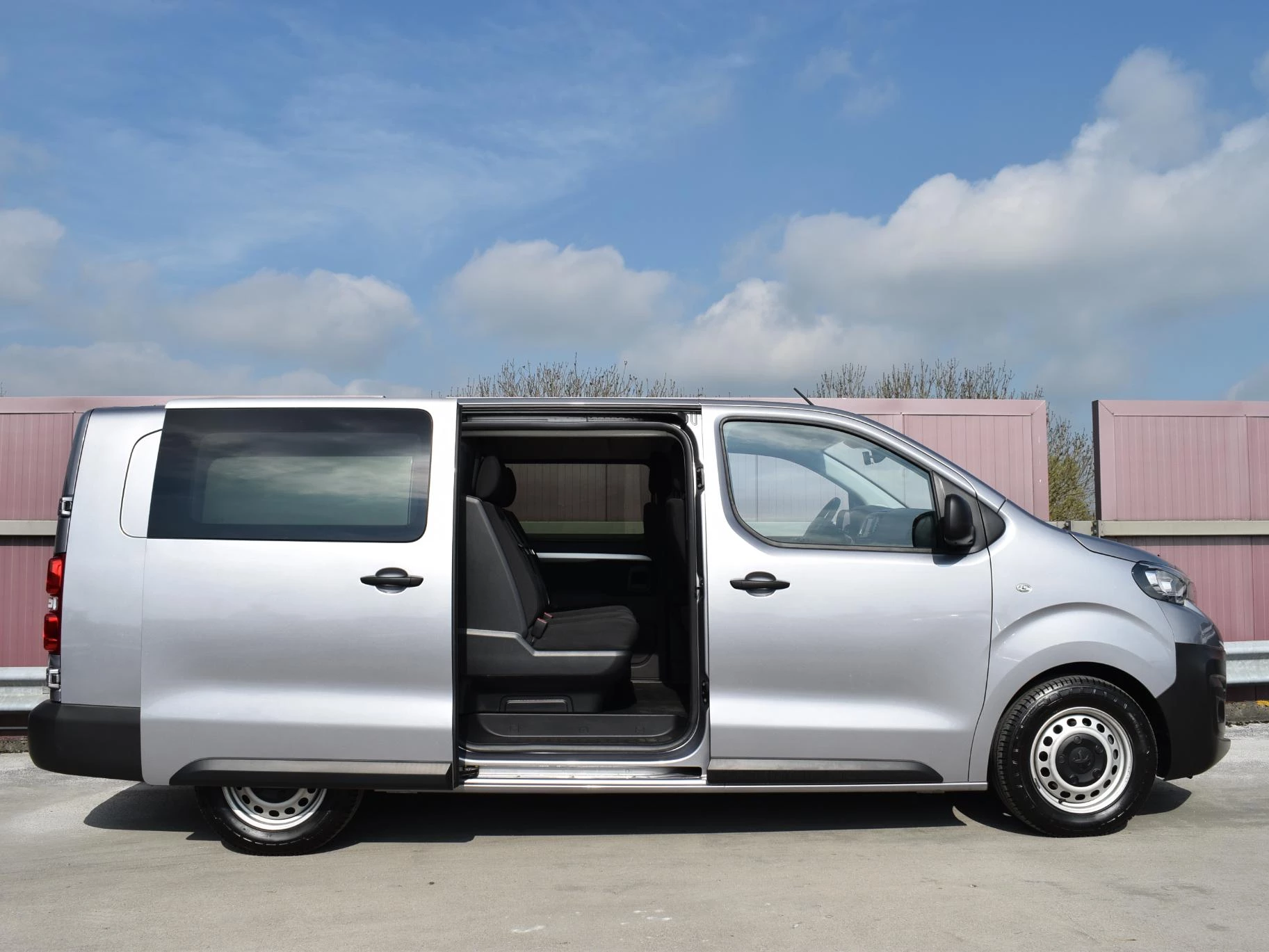 Hoofdafbeelding Peugeot e-Expert