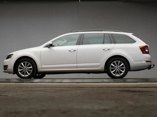 Skoda Octavia Combi 1.0 TSI Greentech Ambition Business Sport (PANORAMADAK,NAVI,LED,GROOT SCHERM,SPORTSTOELEN,PDC,CRUISE,CLIMATE)
