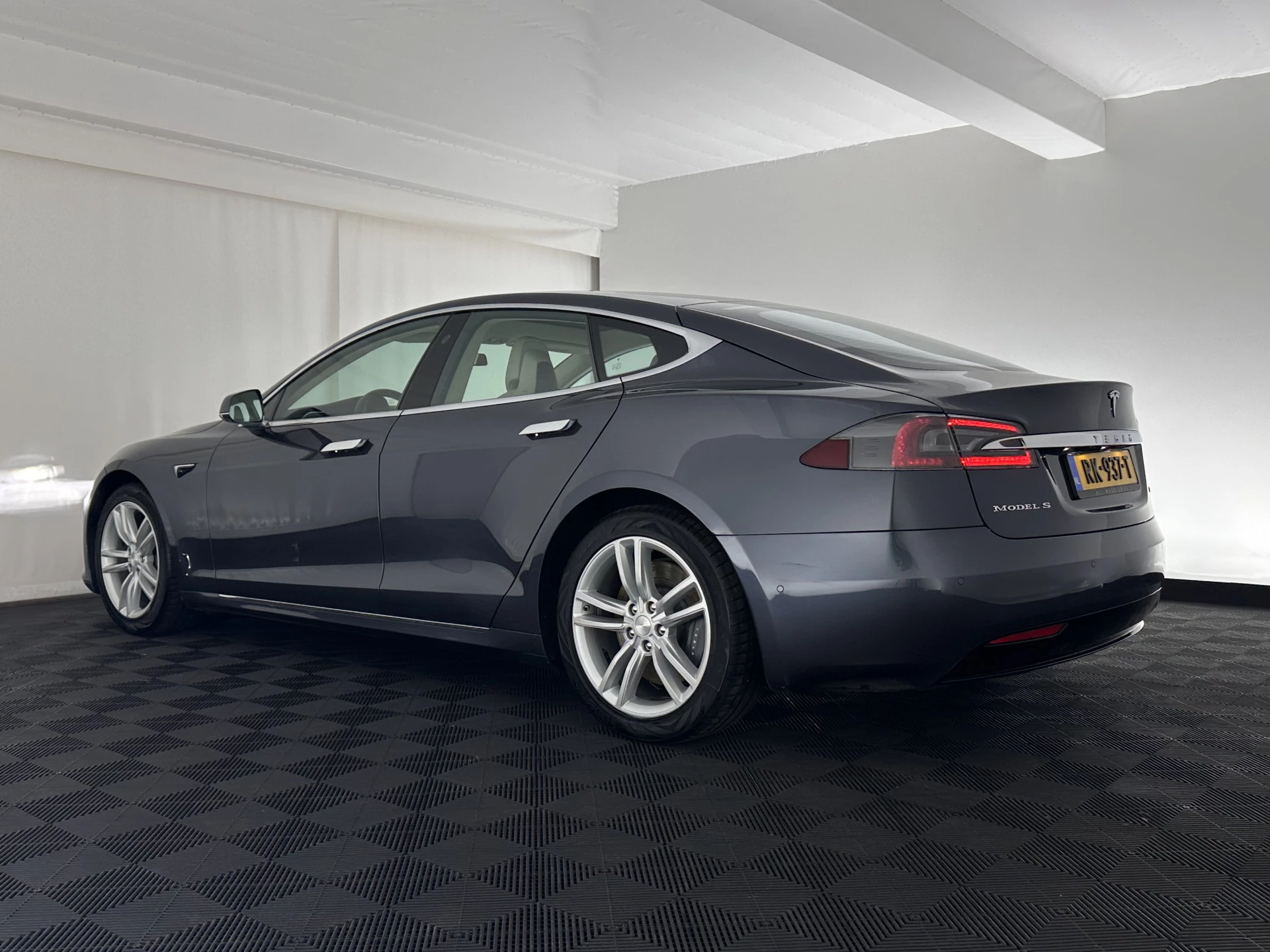 Hoofdafbeelding Tesla Model S