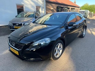 Volvo V40 T2 2.0 Momentum