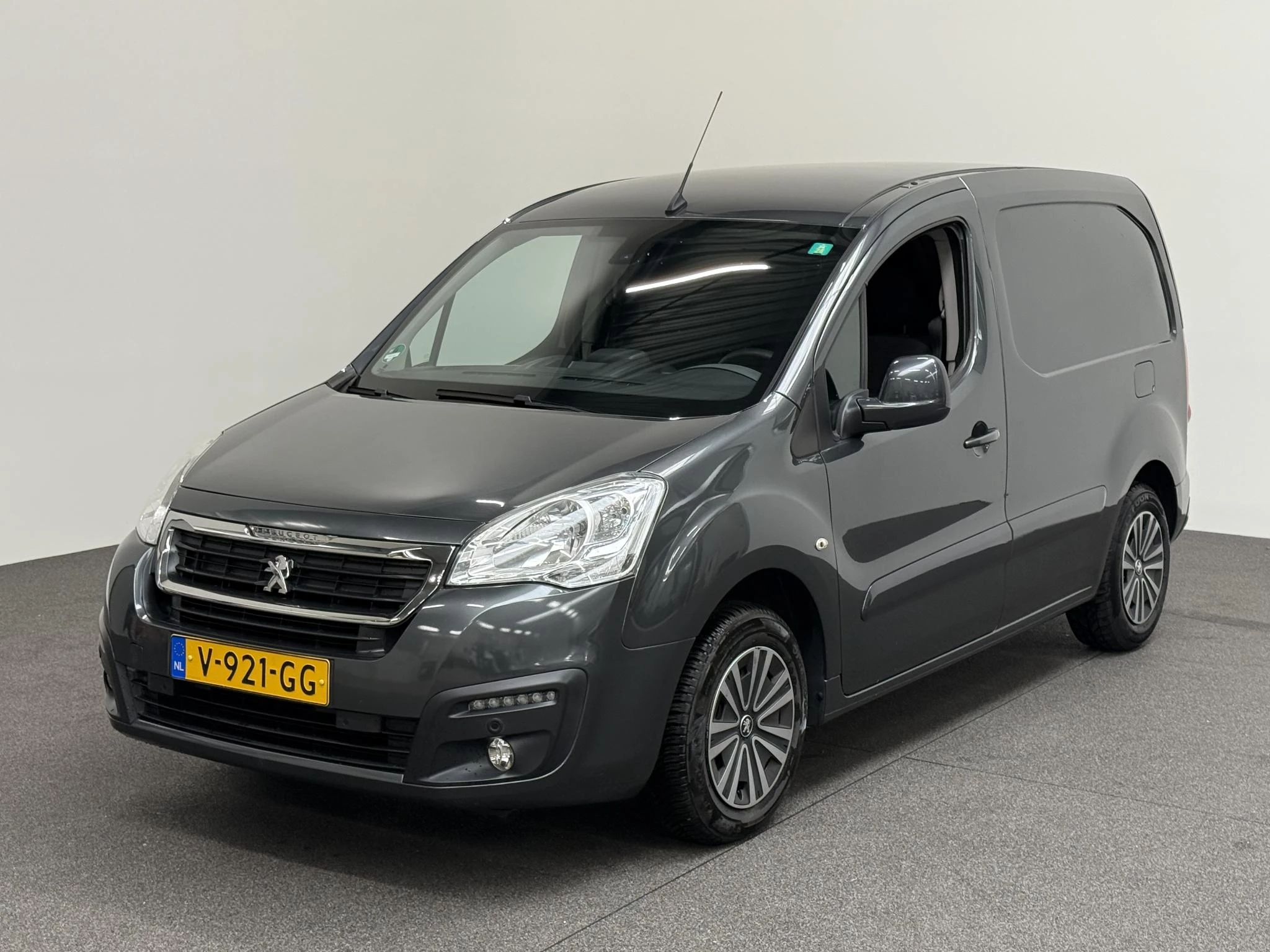 Hoofdafbeelding Peugeot Partner