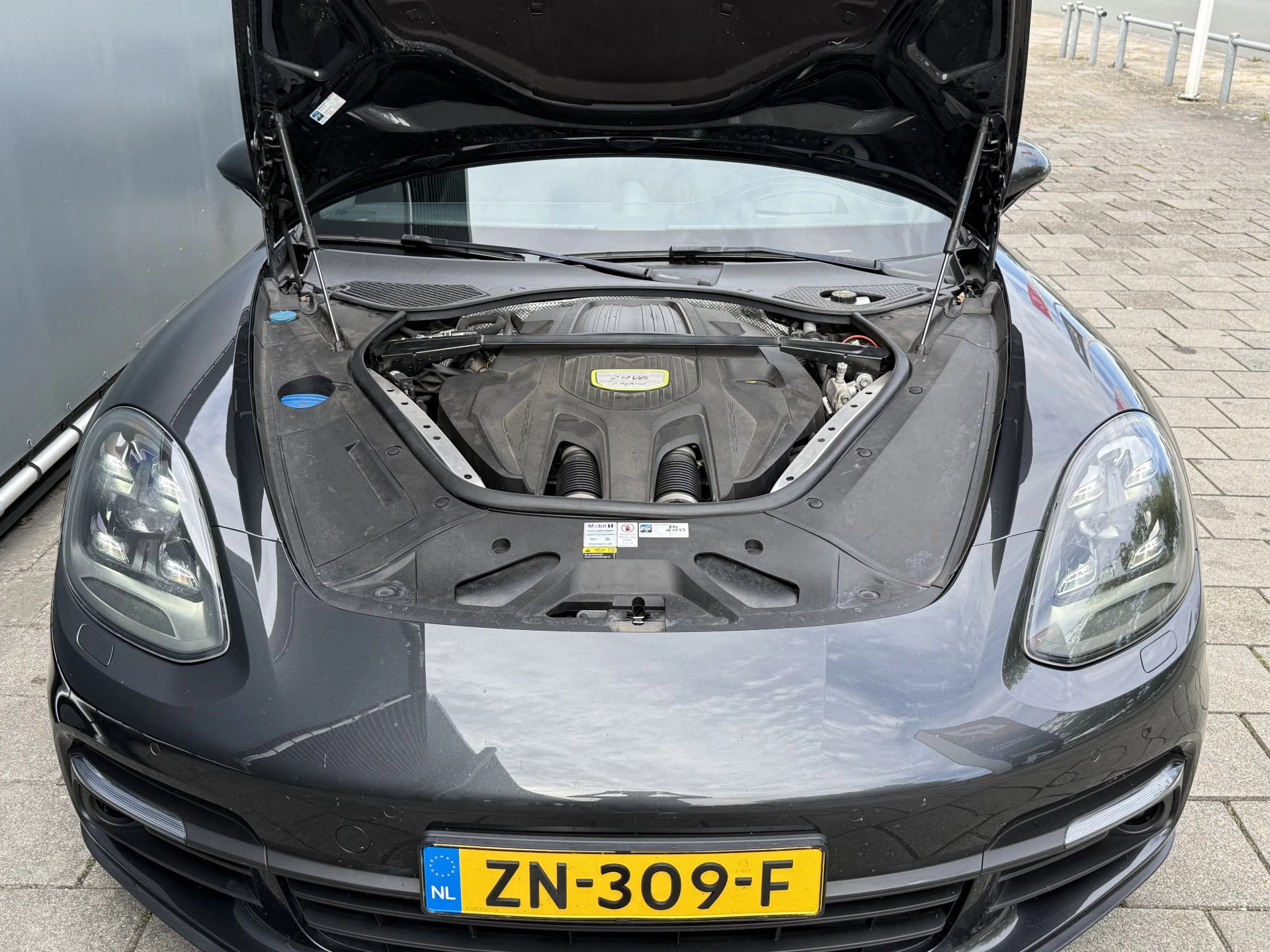 Hoofdafbeelding Porsche Panamera