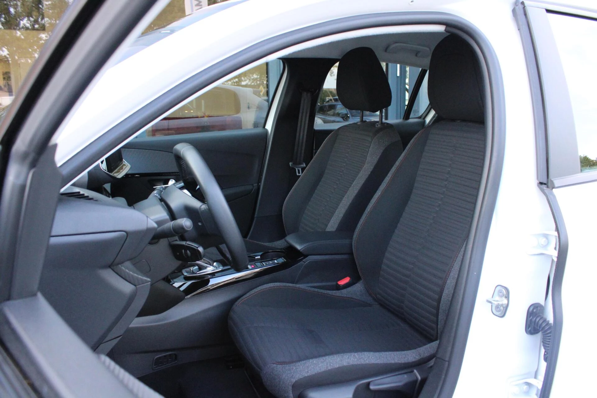 Hoofdafbeelding Peugeot e-208