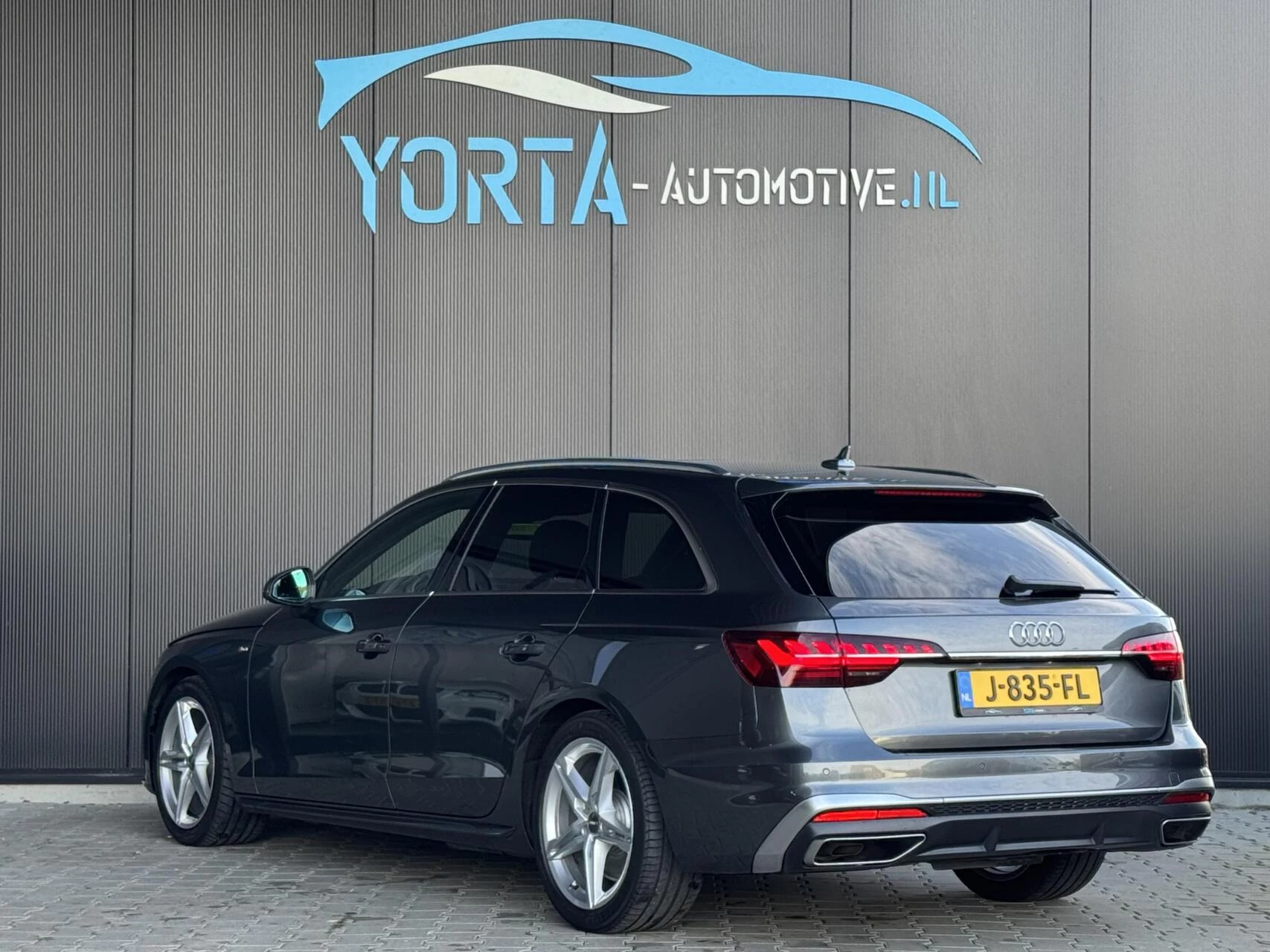 Hoofdafbeelding Audi A4