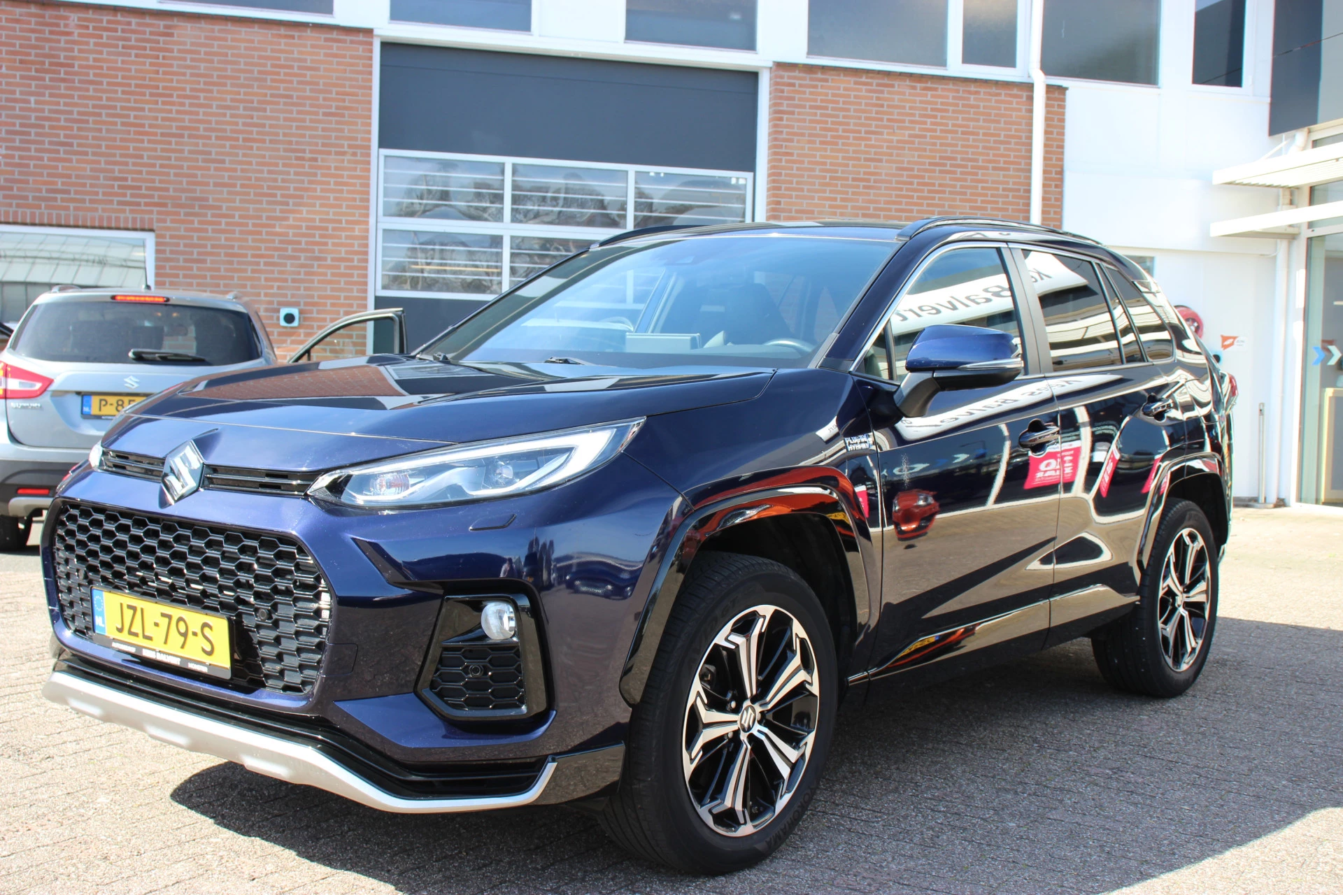 Hoofdafbeelding Suzuki Across