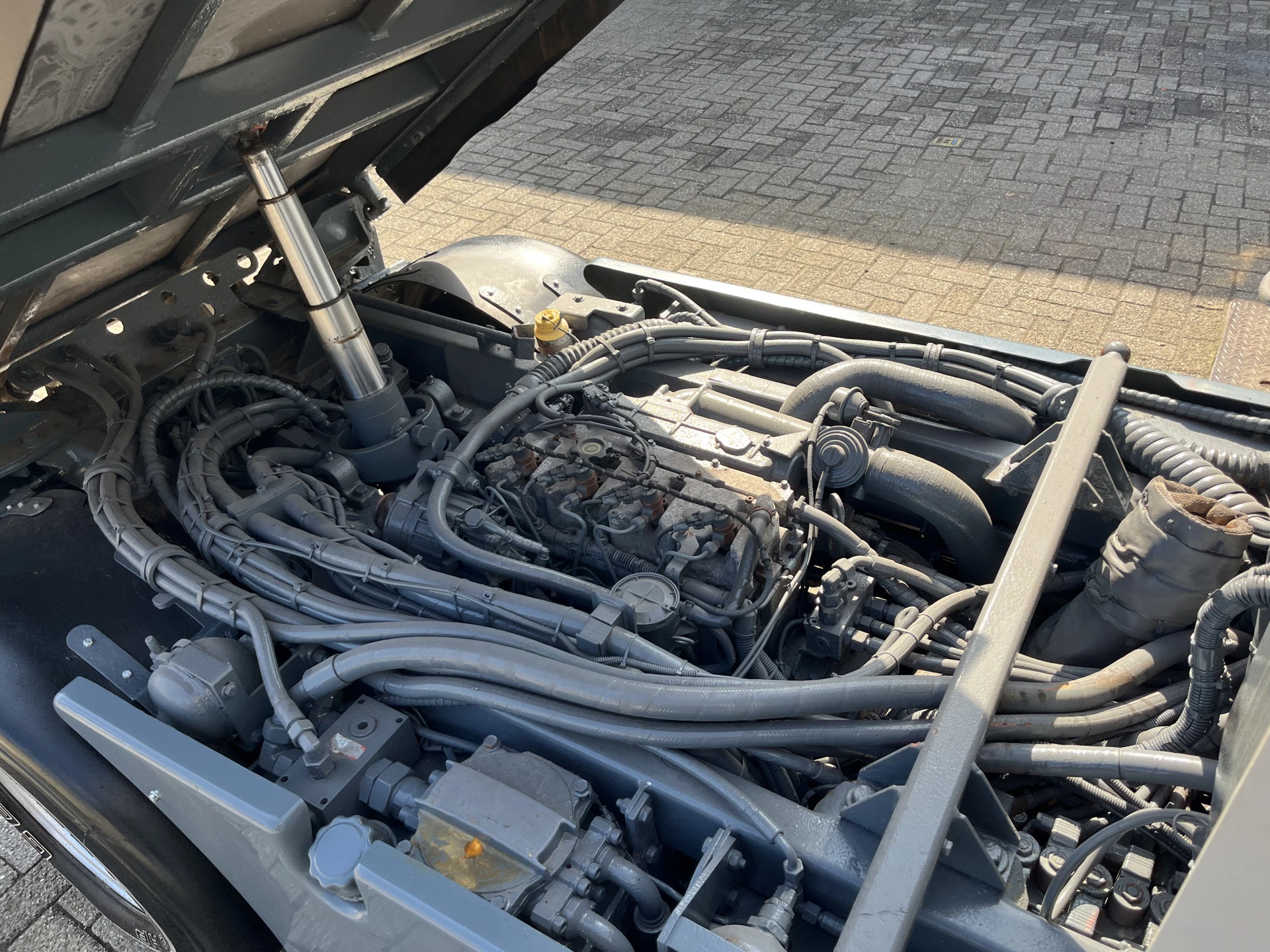 Hoofdafbeelding boschung P4T Werktuigdrager